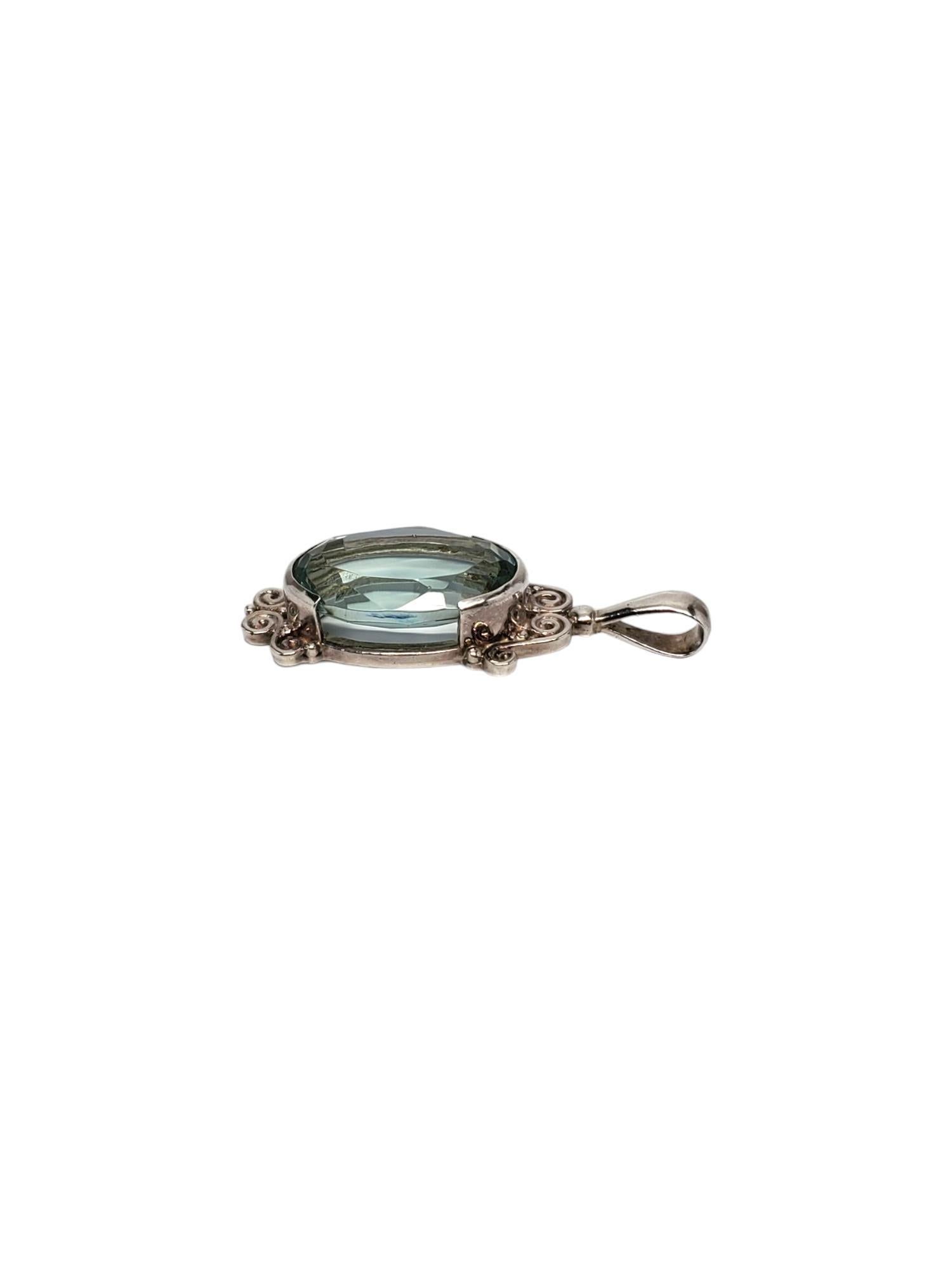 SAJEN Pendentif en argent sterling avec grande topaze bleue ovale n° 17554 Bon état - En vente à Washington Depot, CT