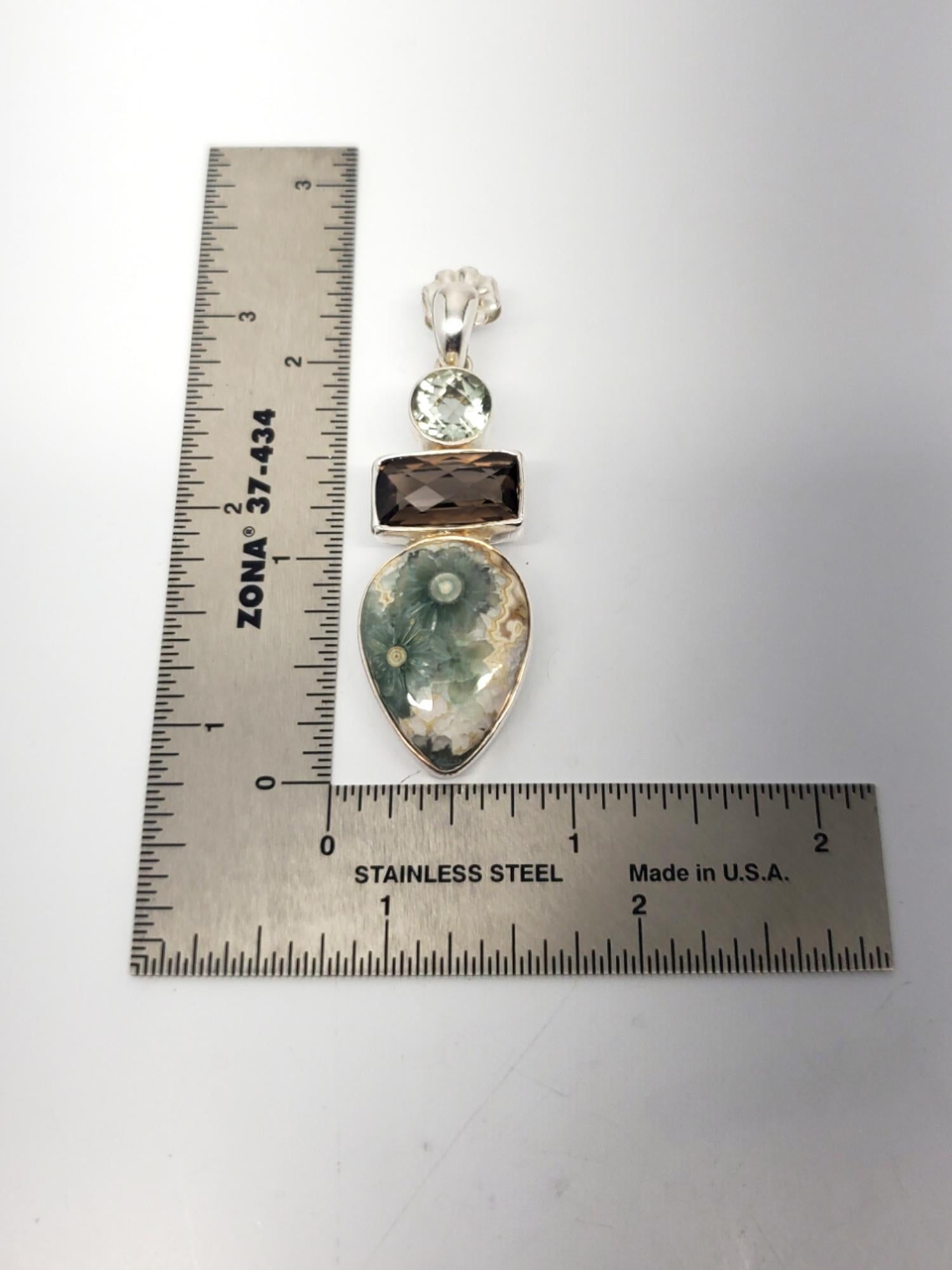 Sajen, boucles d'oreilles pendantes en argent sterling et pierres précieuses en forme de poire #19525 en vente 2