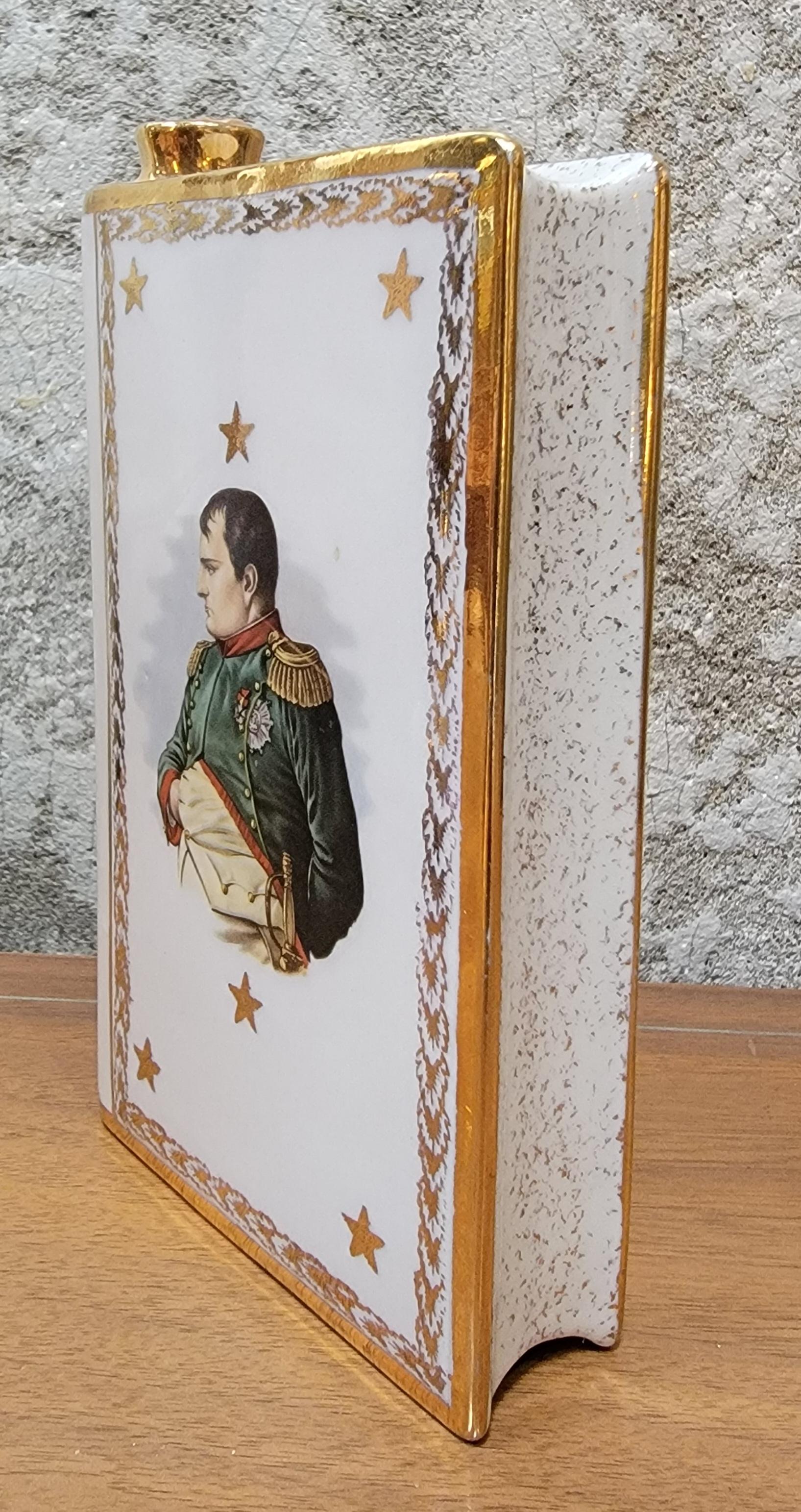 Saki Decanter Set with Napoleon Bonaparte Decoration In Good Condition In Fulton, CA