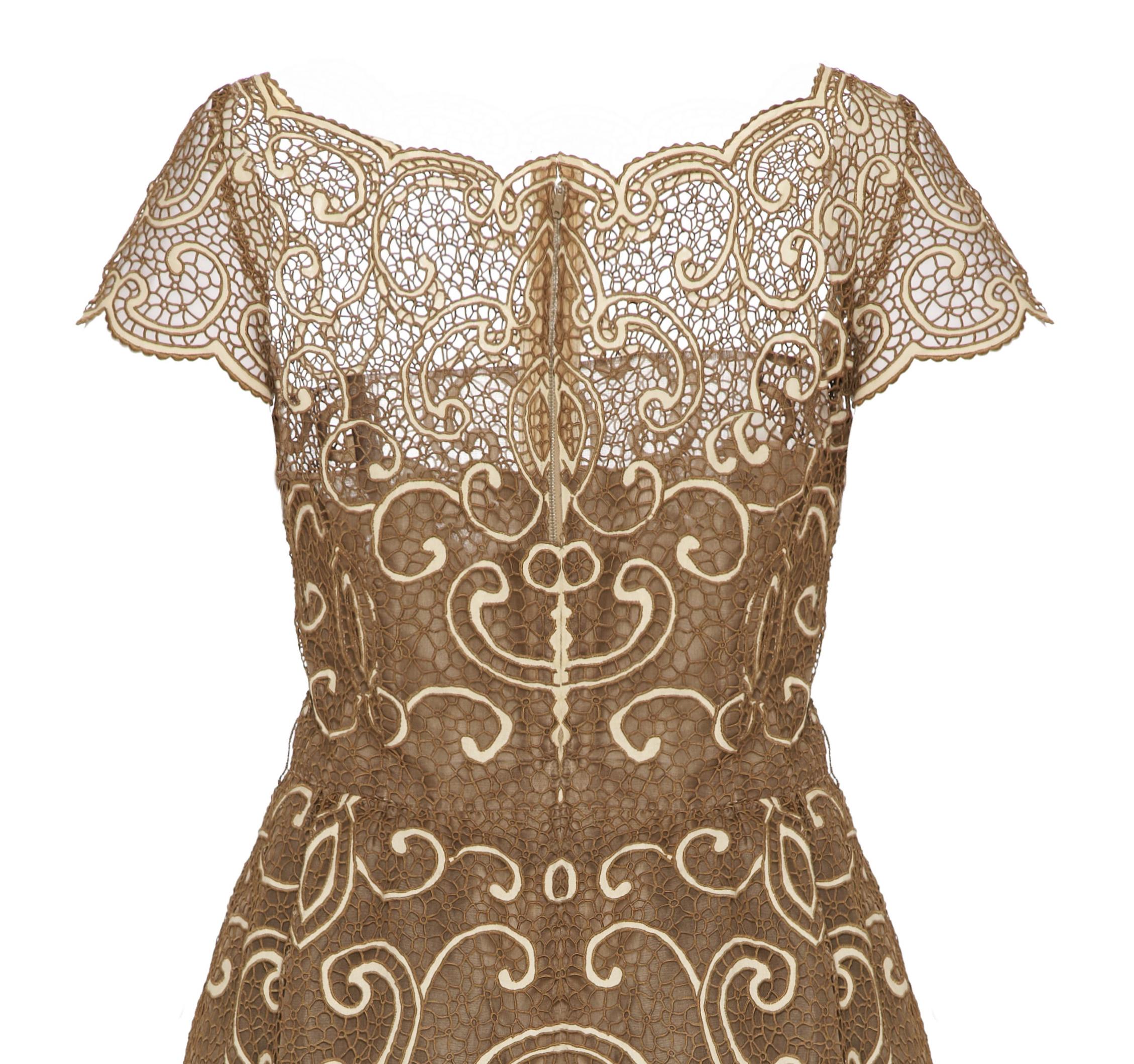 Saks 5th Avenue 1960s Samuel Winston Embroidered Lace Dress In Excellent Condition For Sale In London, GB