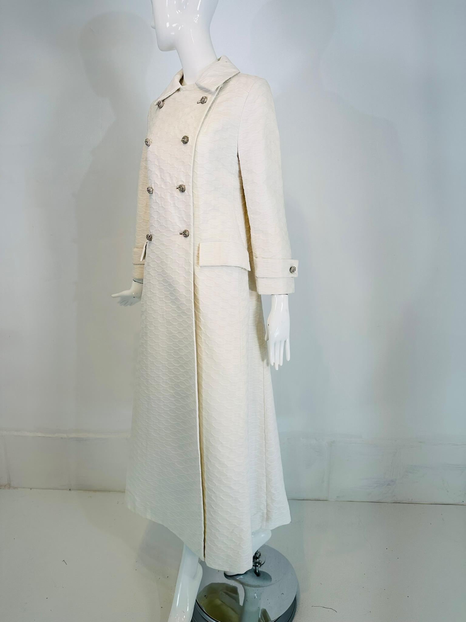 Saks Fifth Avenue 1970s White Cotton Jacquard Double Breasted Evening Coat 6 For Sale 6