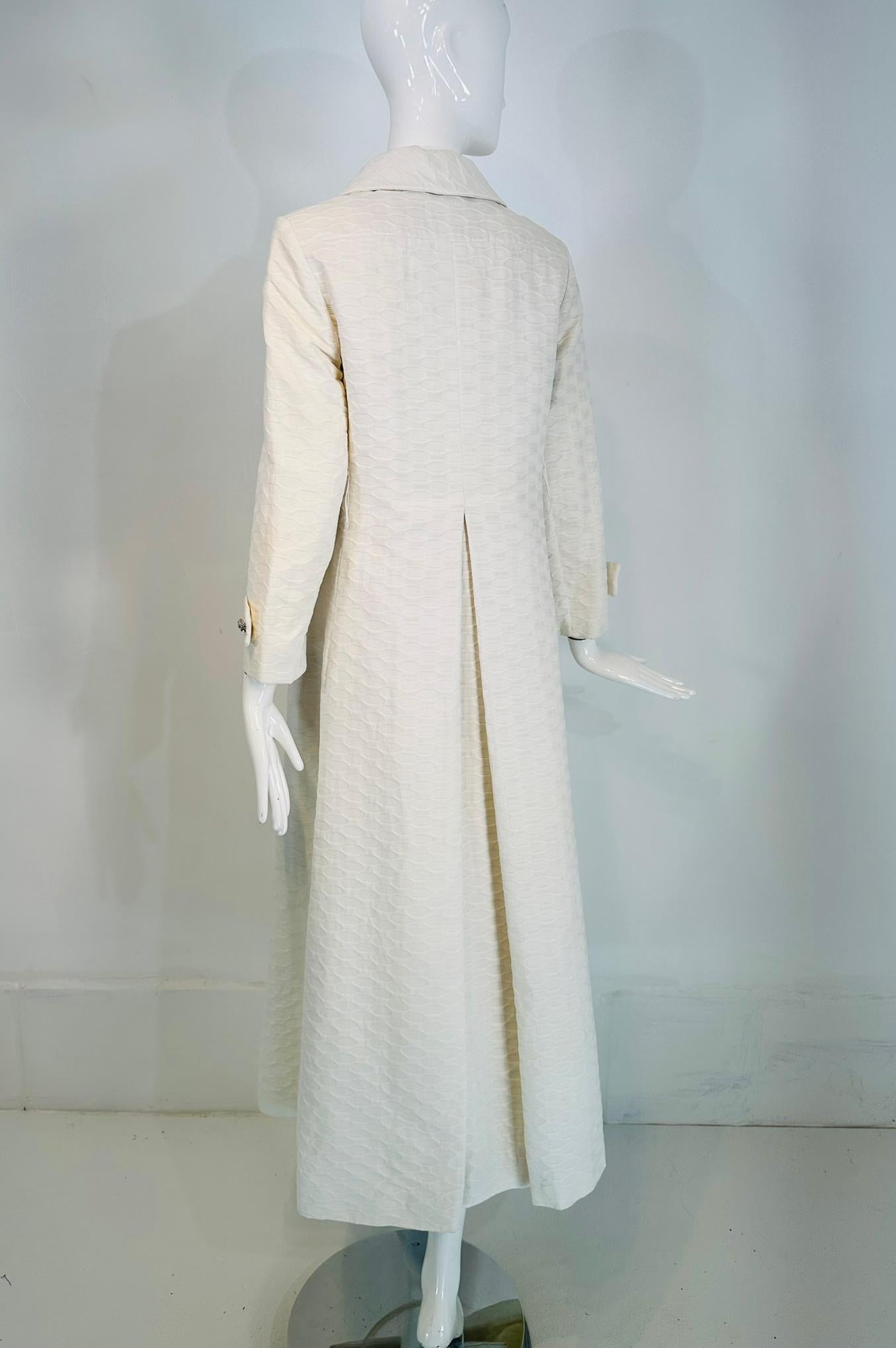 Saks Fifth Avenue 1970s White Cotton Jacquard Double Breasted Evening Coat 6 For Sale 2
