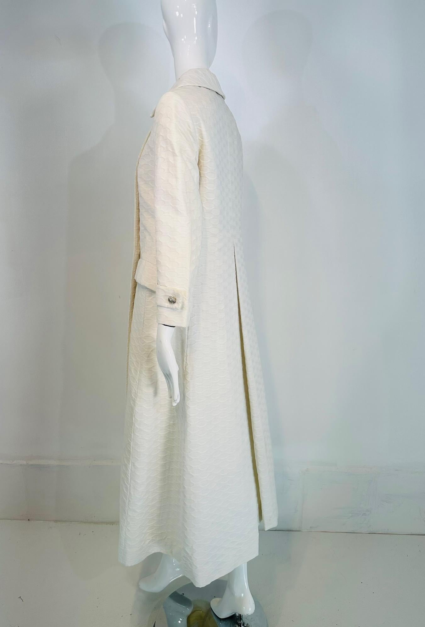 Saks Fifth Avenue 1970s White Cotton Jacquard Double Breasted Evening Coat 6 For Sale 4