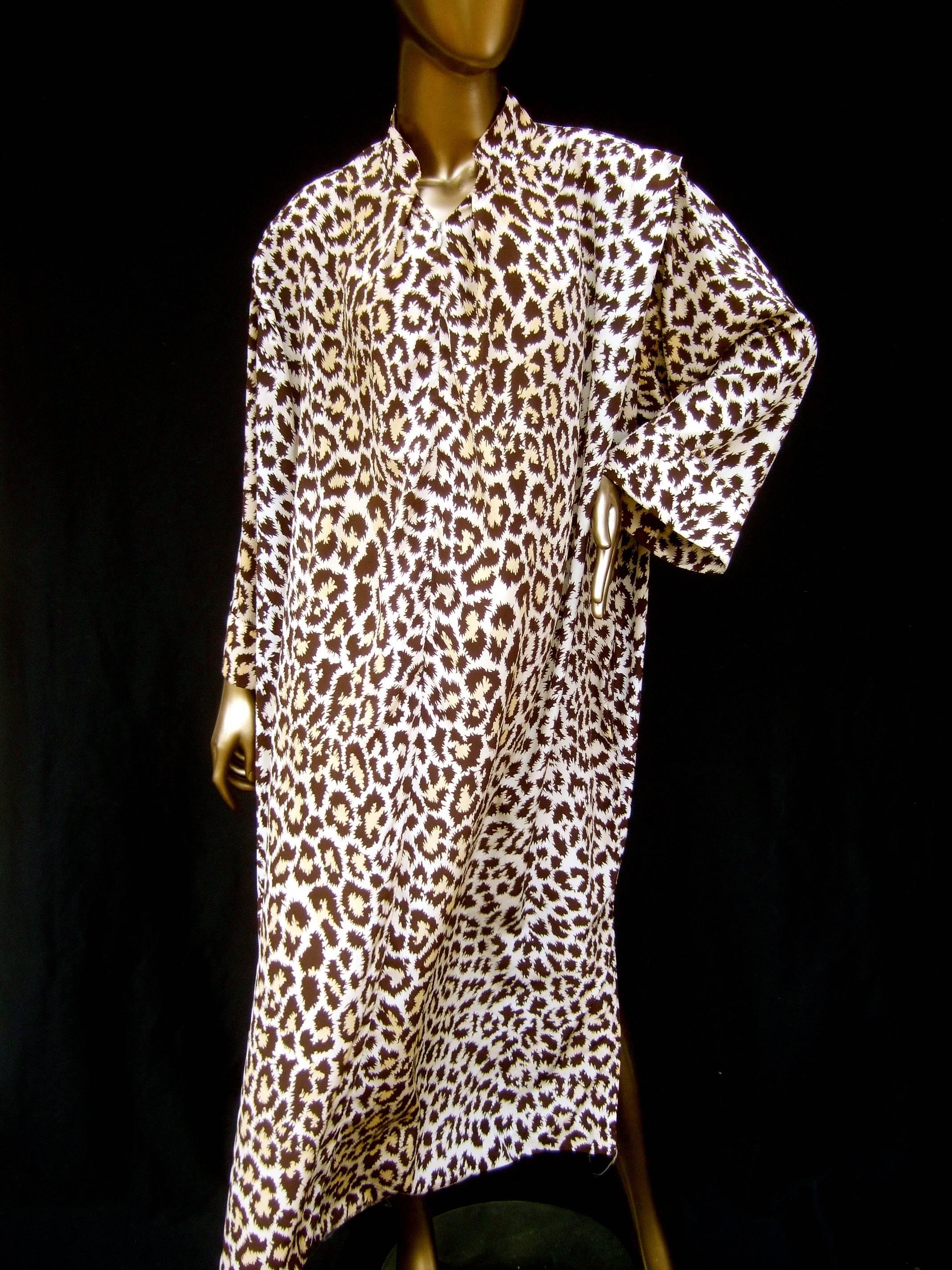 Saks Fifth Avenue Animal Print Lounge Gown for Mollie Parnis circa 1970s In Good Condition In University City, MO