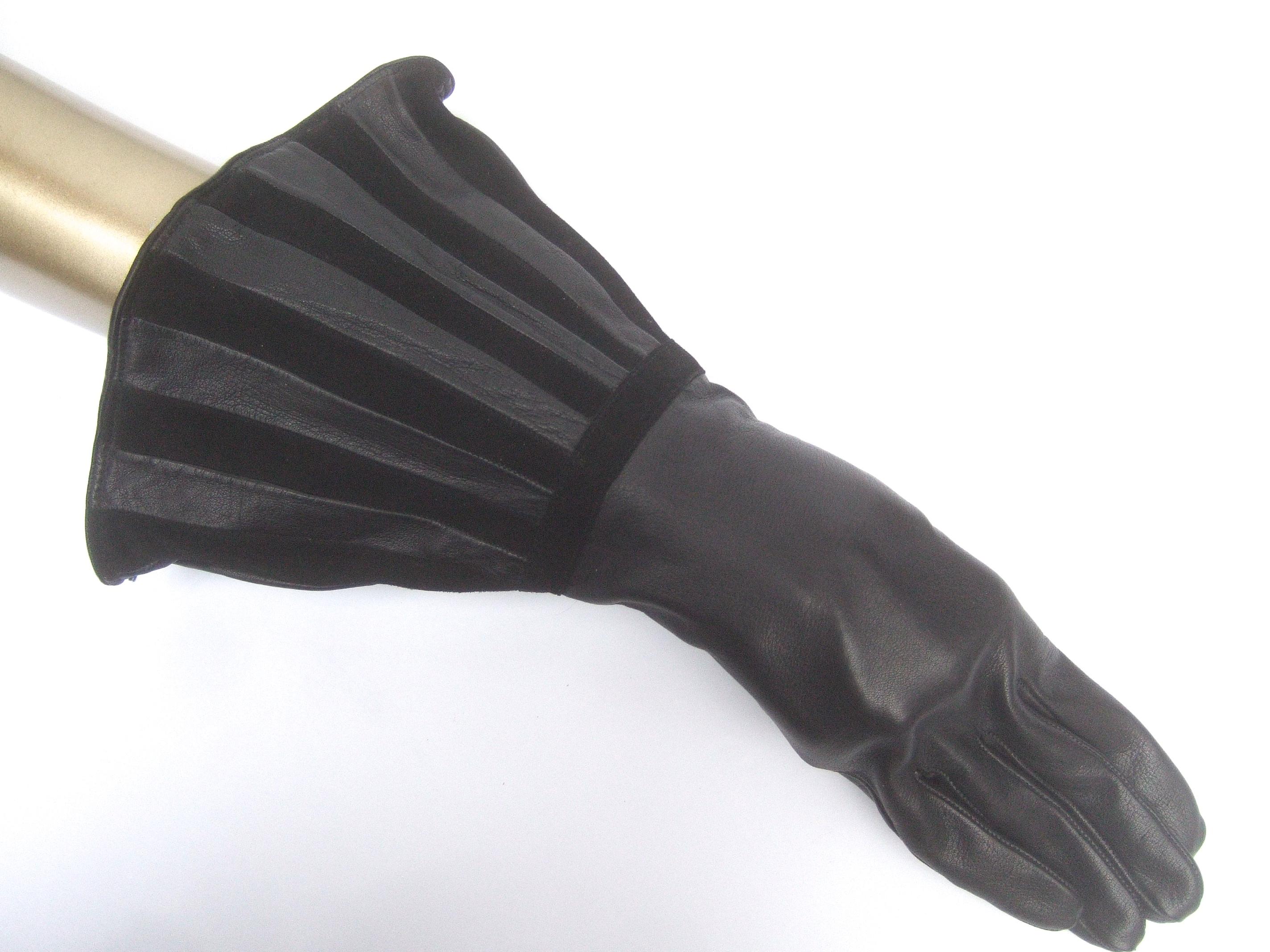Saks Fifth Avenue Chic Avant-Garde Black Leather & Suede Trim Gloves c 1980s 8