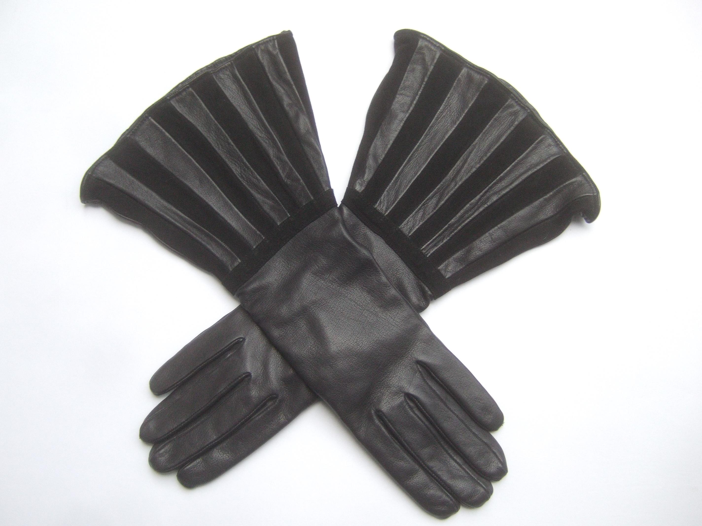 Saks Fifth Avenue Chic Avant-Garde Black Leather & Suede Trim Gloves c 1980s 11