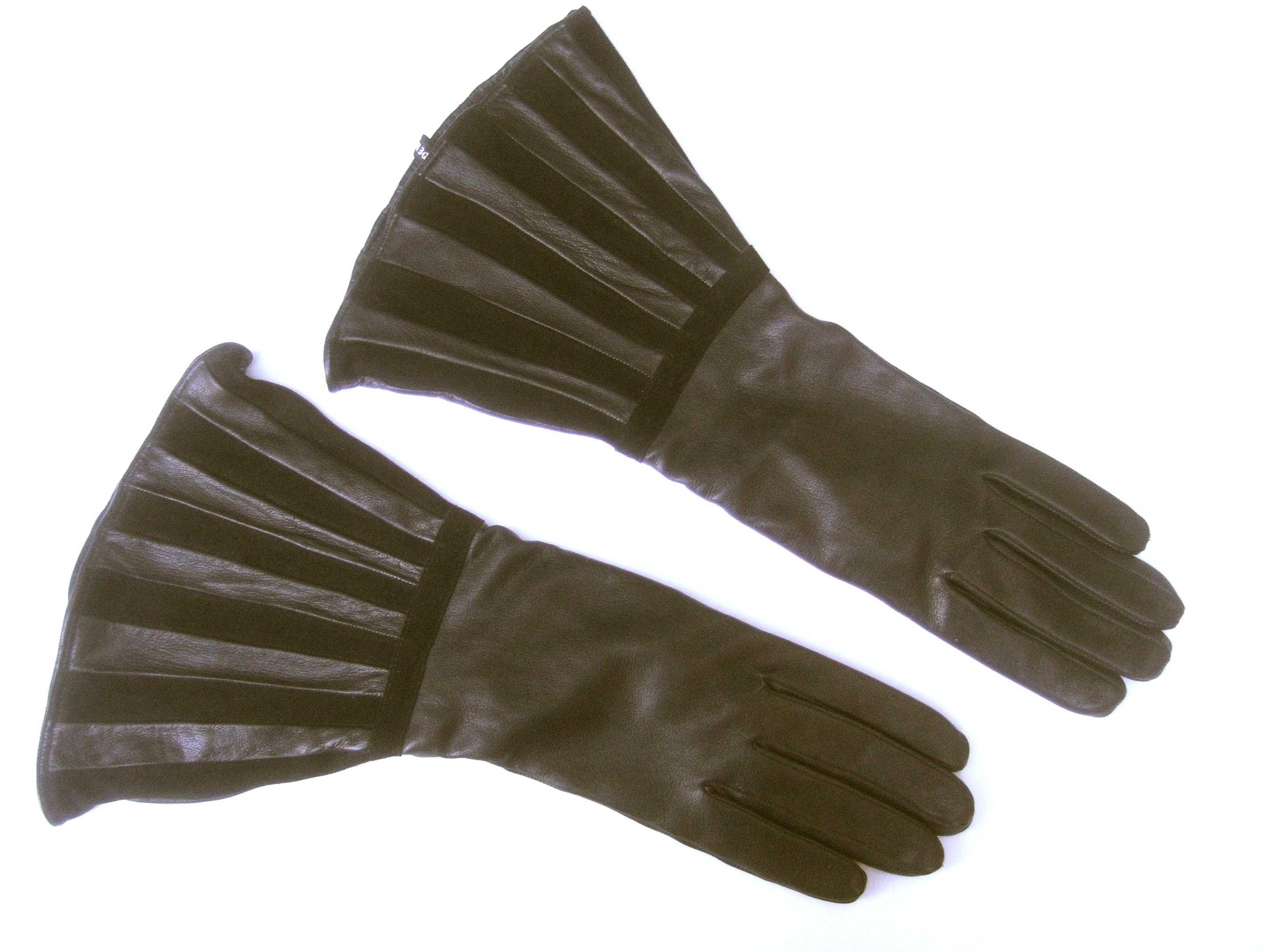 Women's Saks Fifth Avenue Chic Avant-Garde Black Leather & Suede Trim Gloves c 1980s
