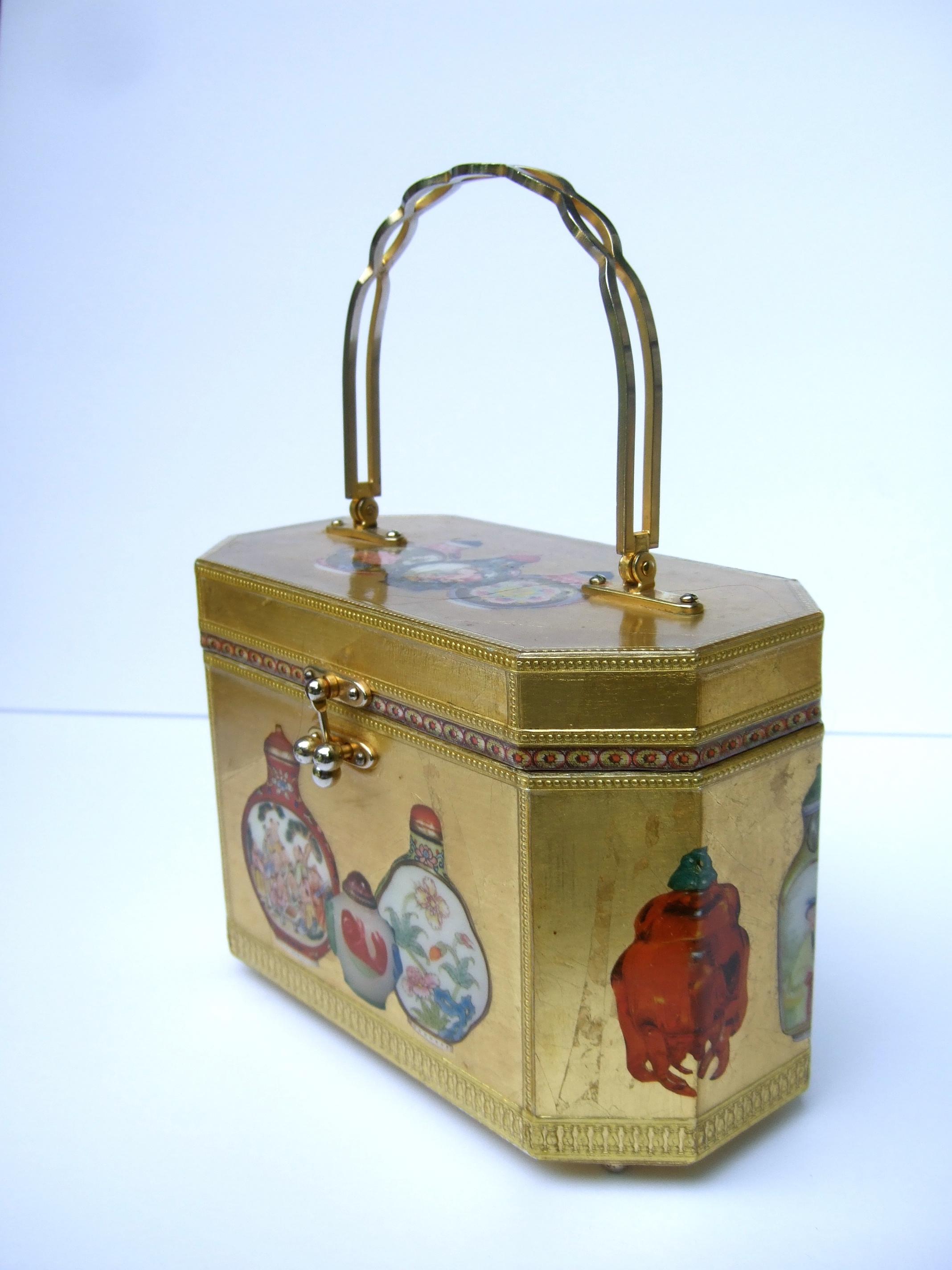 Saks Fifth Avenue Chinoiserie Gilt Wood Decoupage Box Purse c 1970s  For Sale 7