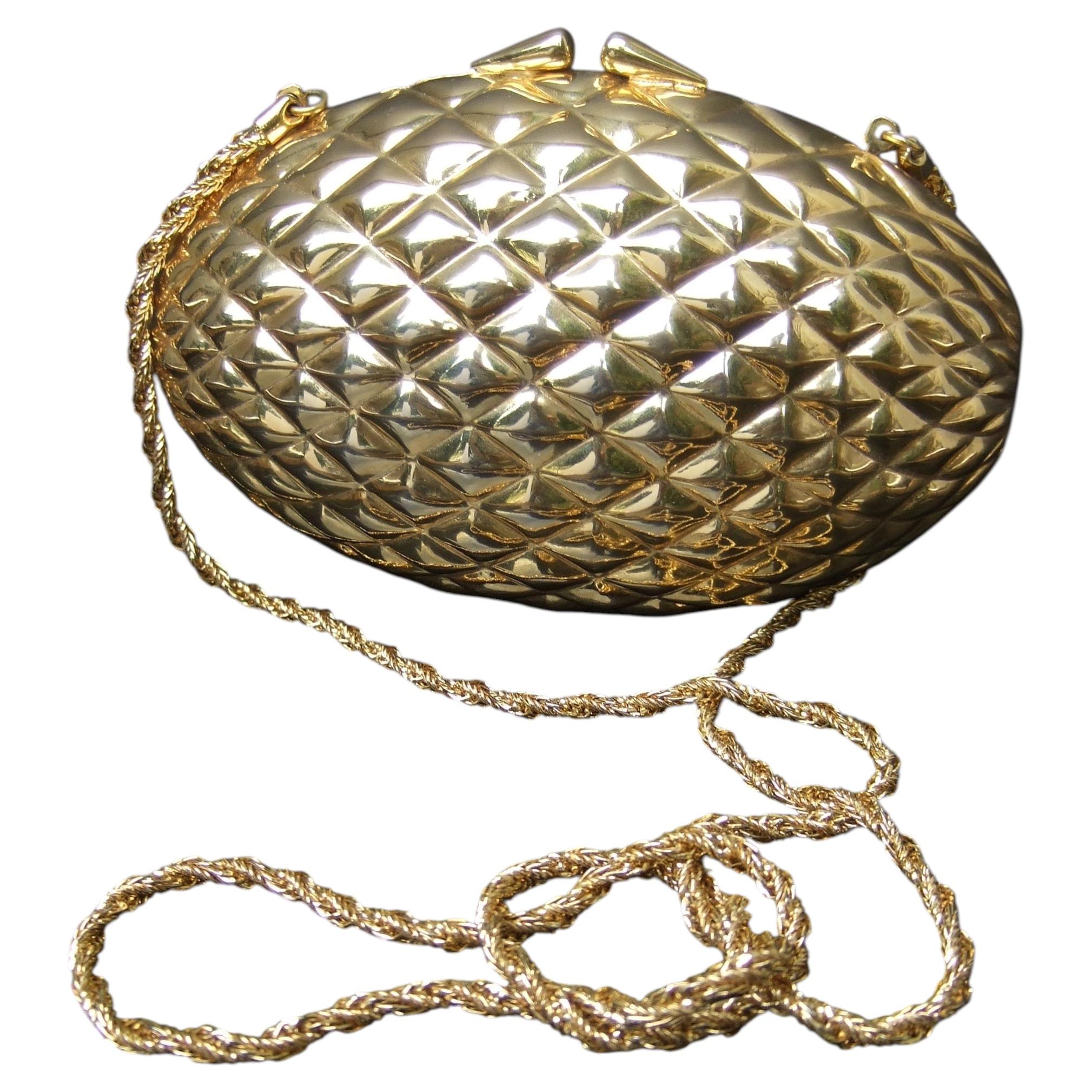 SAKS FIFTH AVENUE – Italienische Minaudière-Abendtasche aus vergoldetem Metall, um 1980