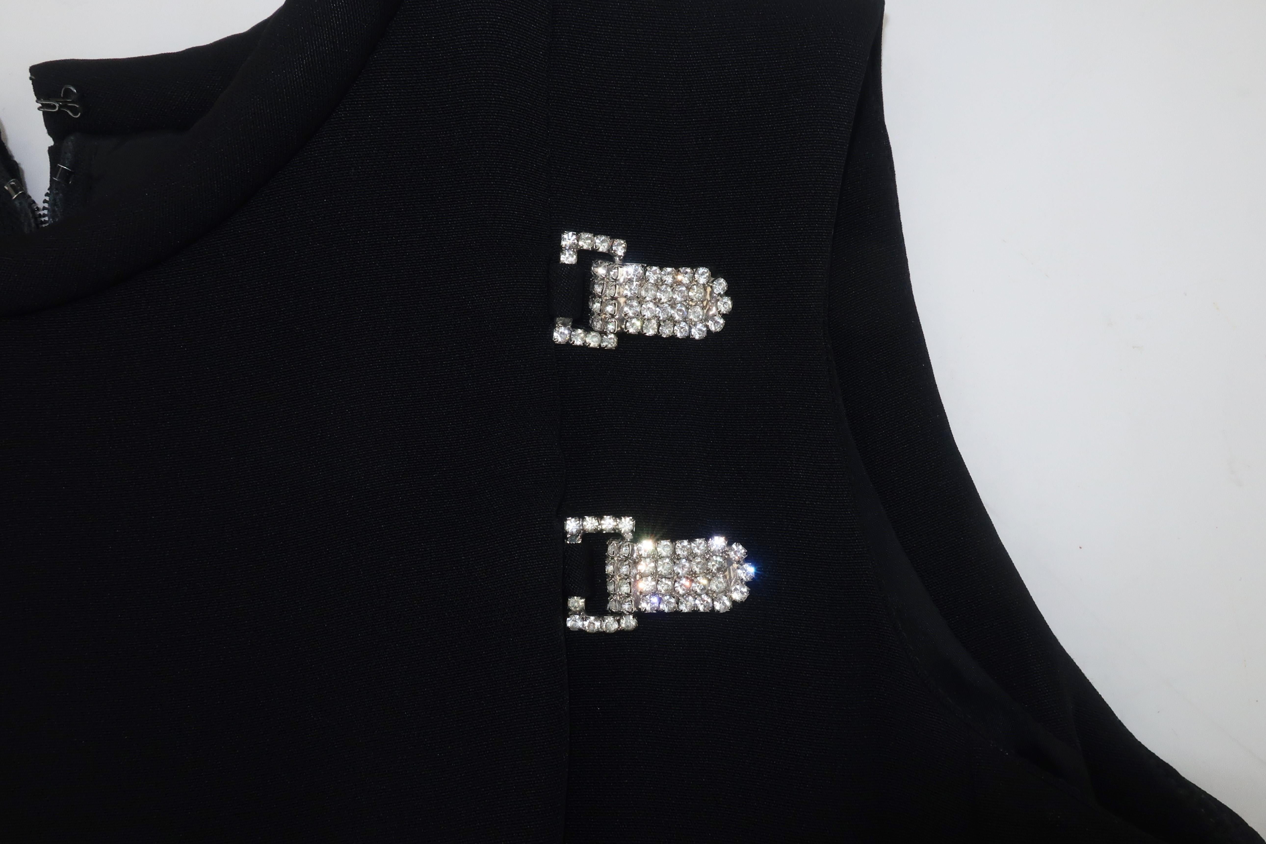 Saks Fifth Avenue - Petite robe noire avec boucles en strass, années 1960 en vente 7