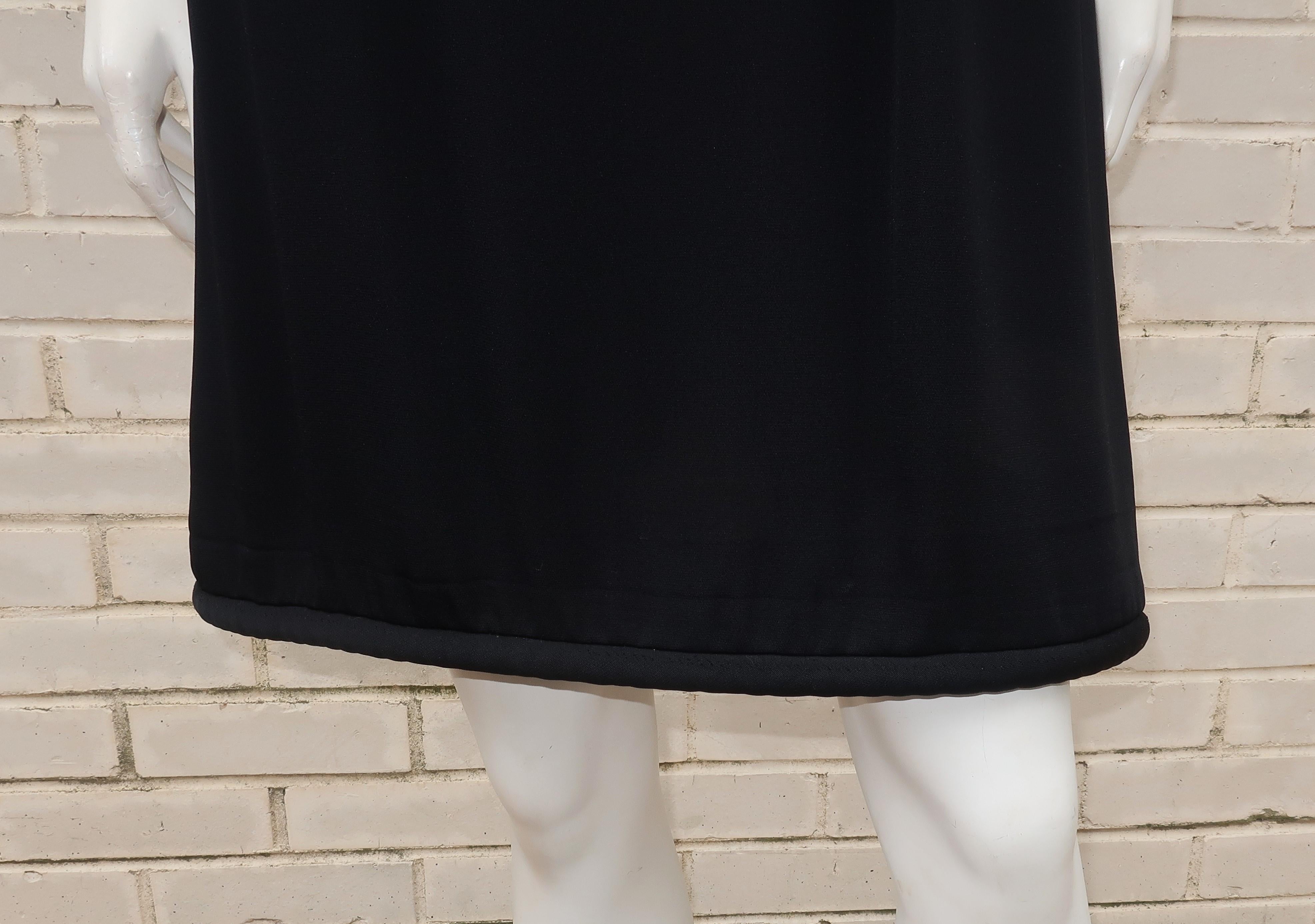 Saks Fifth Avenue - Petite robe noire avec boucles en strass, années 1960 Pour femmes en vente