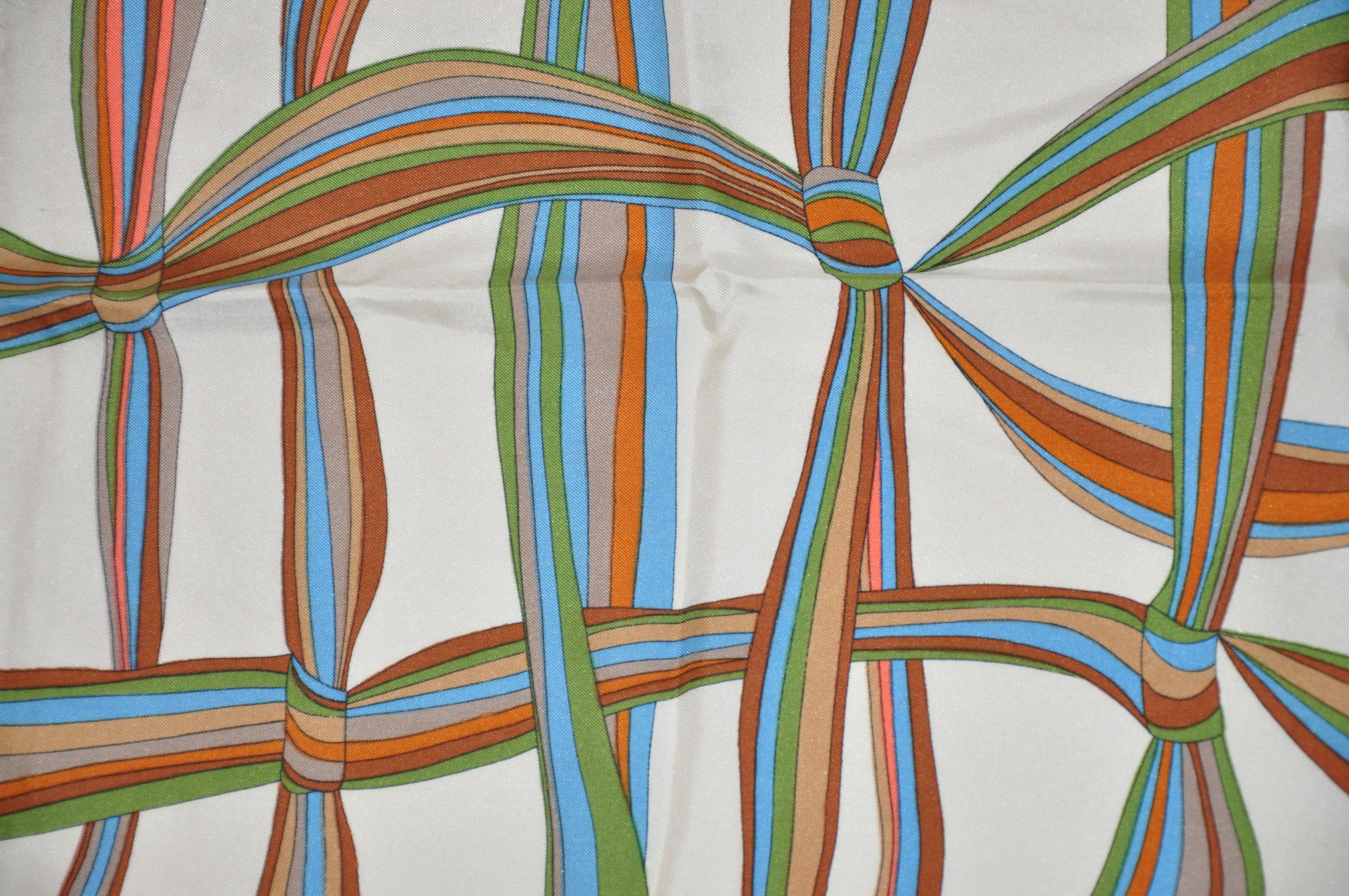 Saks Fifth Avenue Mehrfarbiger Seidenschal „Woven Ribbons“ mit gewebten Bändern im Angebot 2