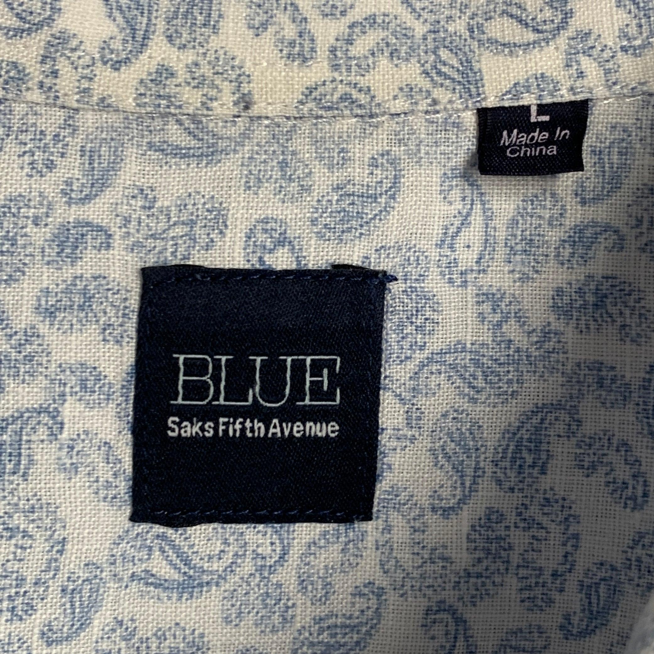 SAKS Fifth AVENUE Taille L Chemise à manches courtes à une poche en lin blanc et bleu à motifs de marguerites en vente 1