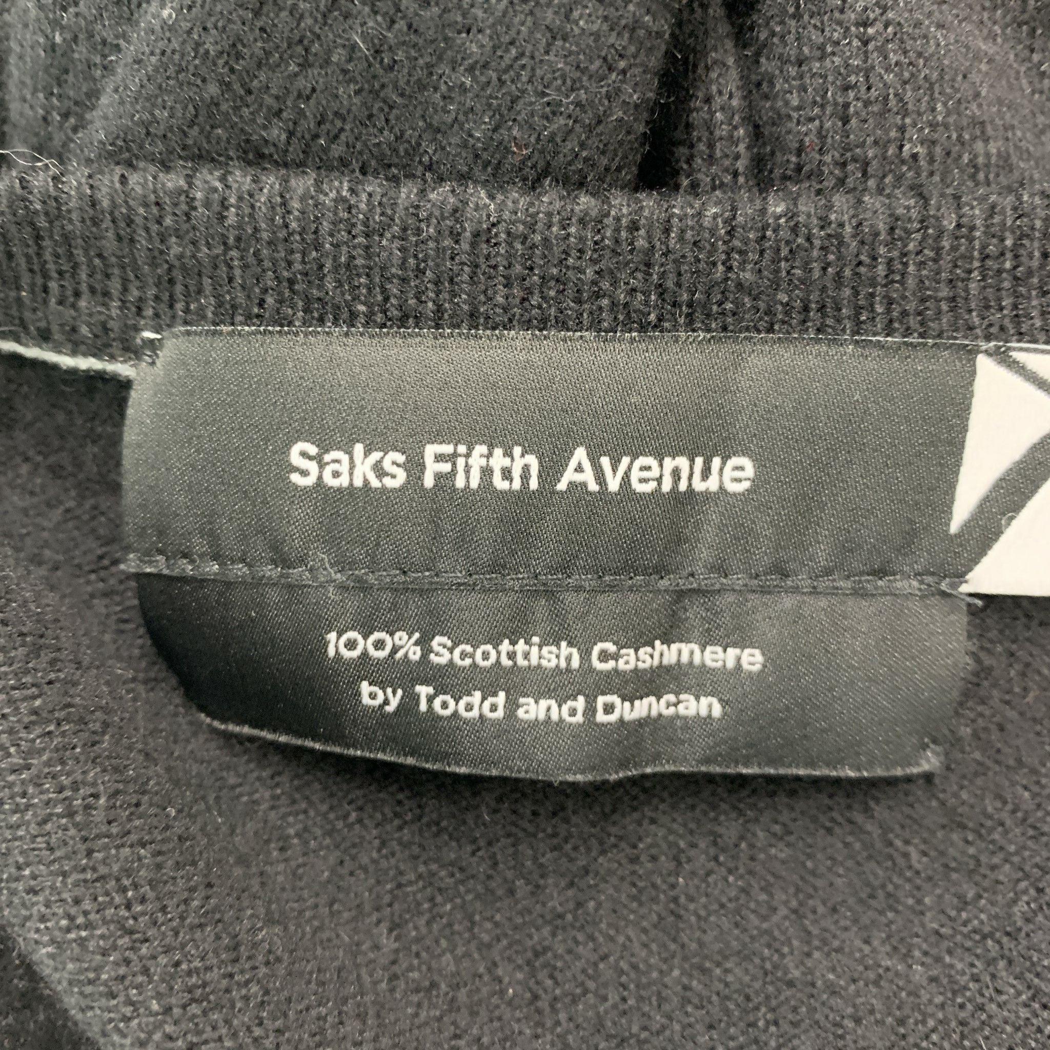 Men's SAKS FIFTH AVENUE Size M Black Cashmere V-Neck Pullover For Sale