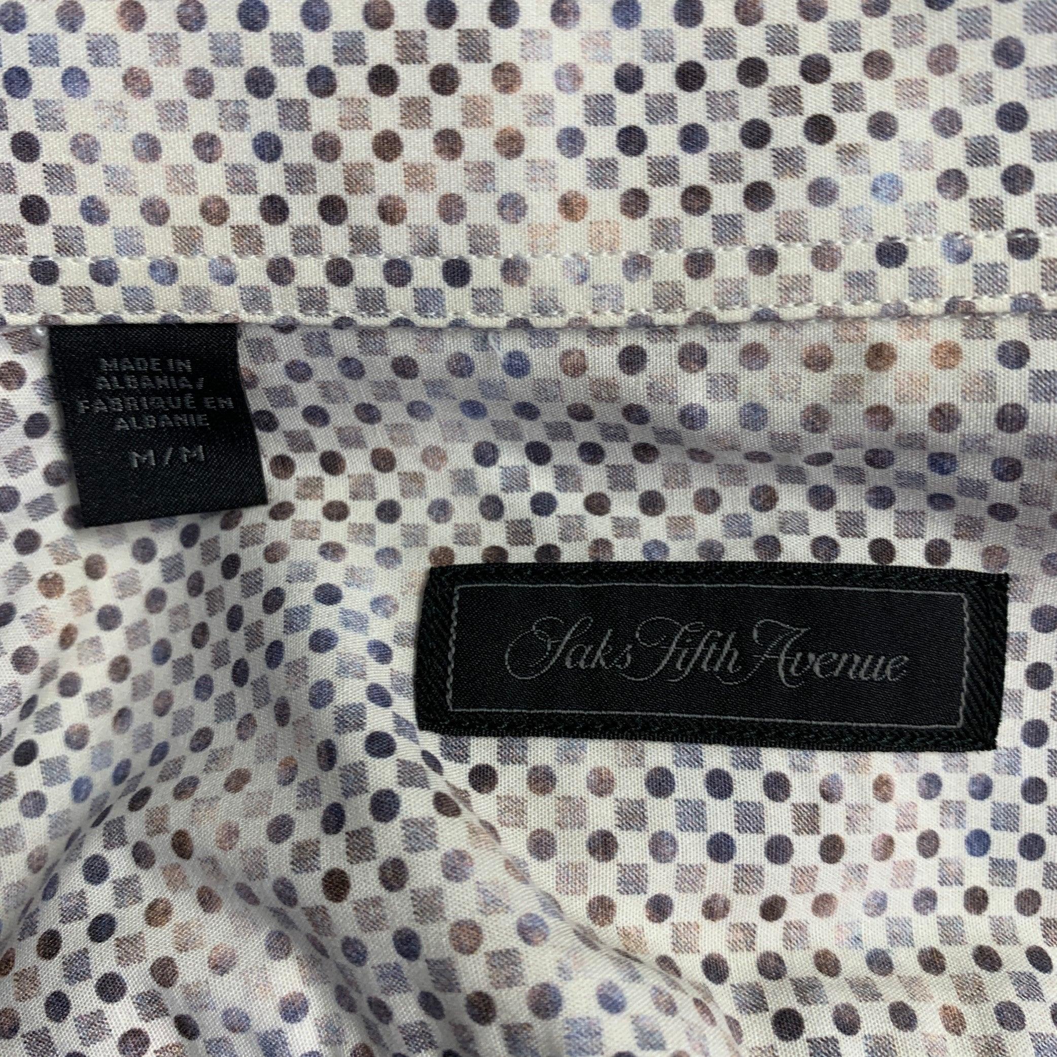 Uomo Saks Fifth Avenue Taglia M Camicia a maniche lunghe in cotone bianca e grigia con Dot Dot. in vendita