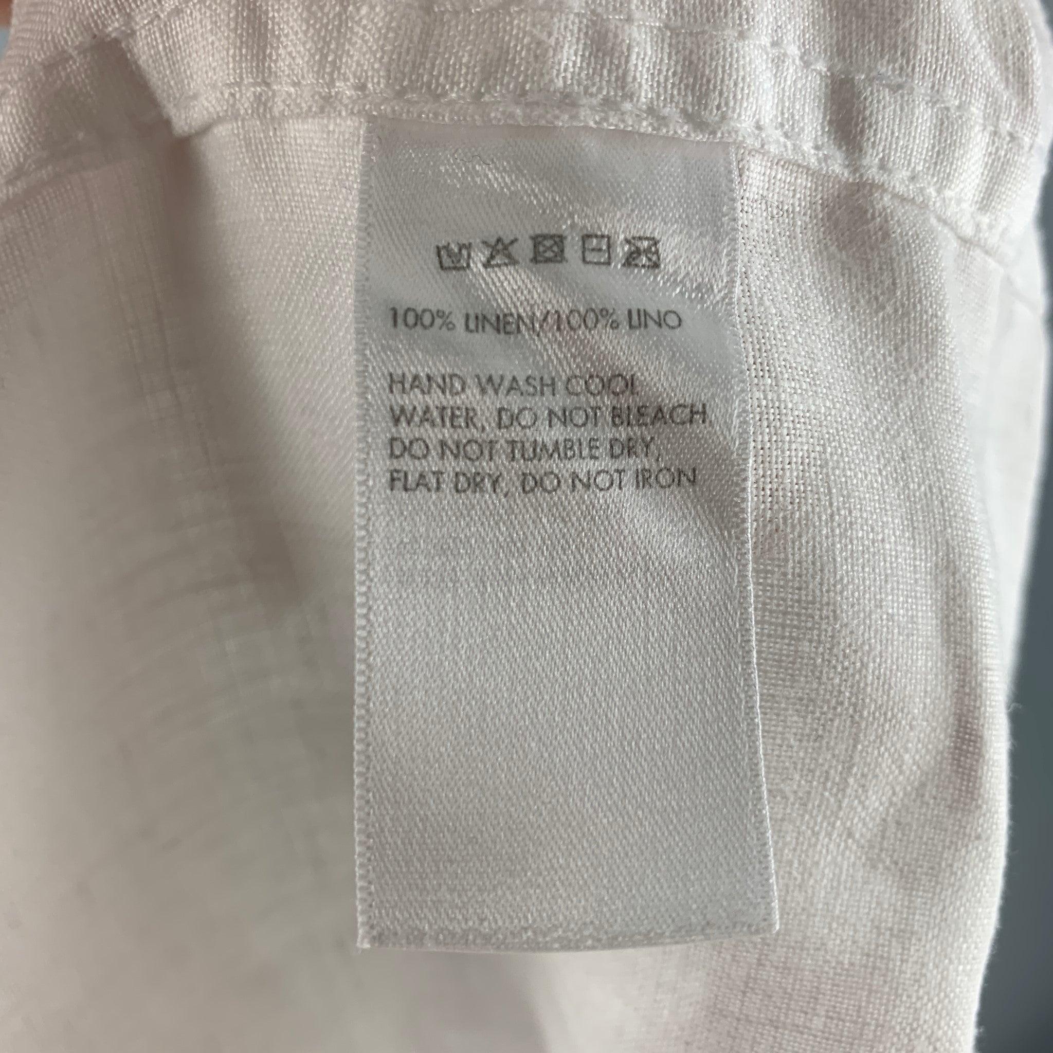 Chemise à manches longues en lin massif blanc à boutons SAKS FIFTH AVENUE Taille S en vente 1