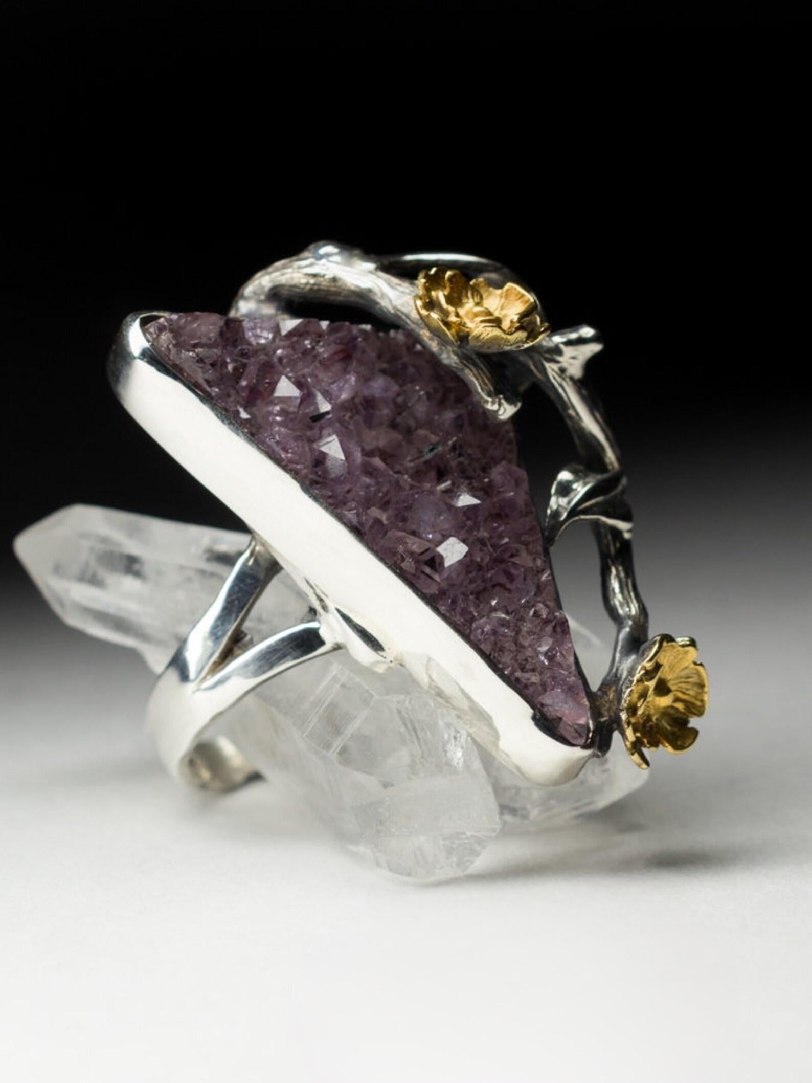 Taglio trillion Anello d'argento con cristalli di ametista Sakura, gemma viola naturale ispirata alla Nature in vendita