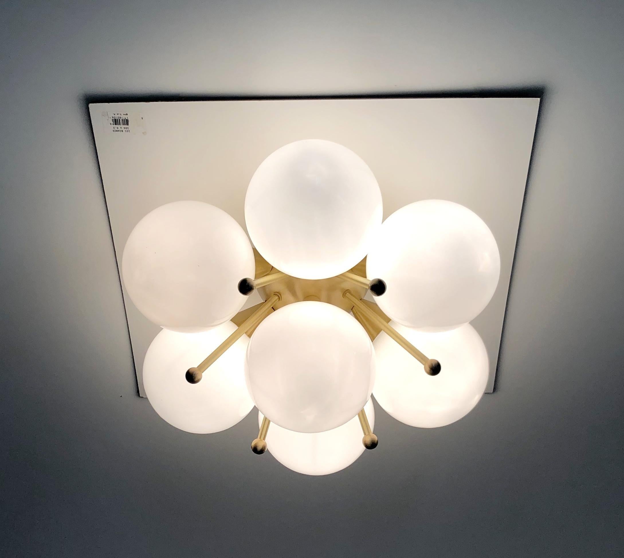 Mid-Century Modern Applique/Monture encastrée Sakura de Fabio Ltd en vente