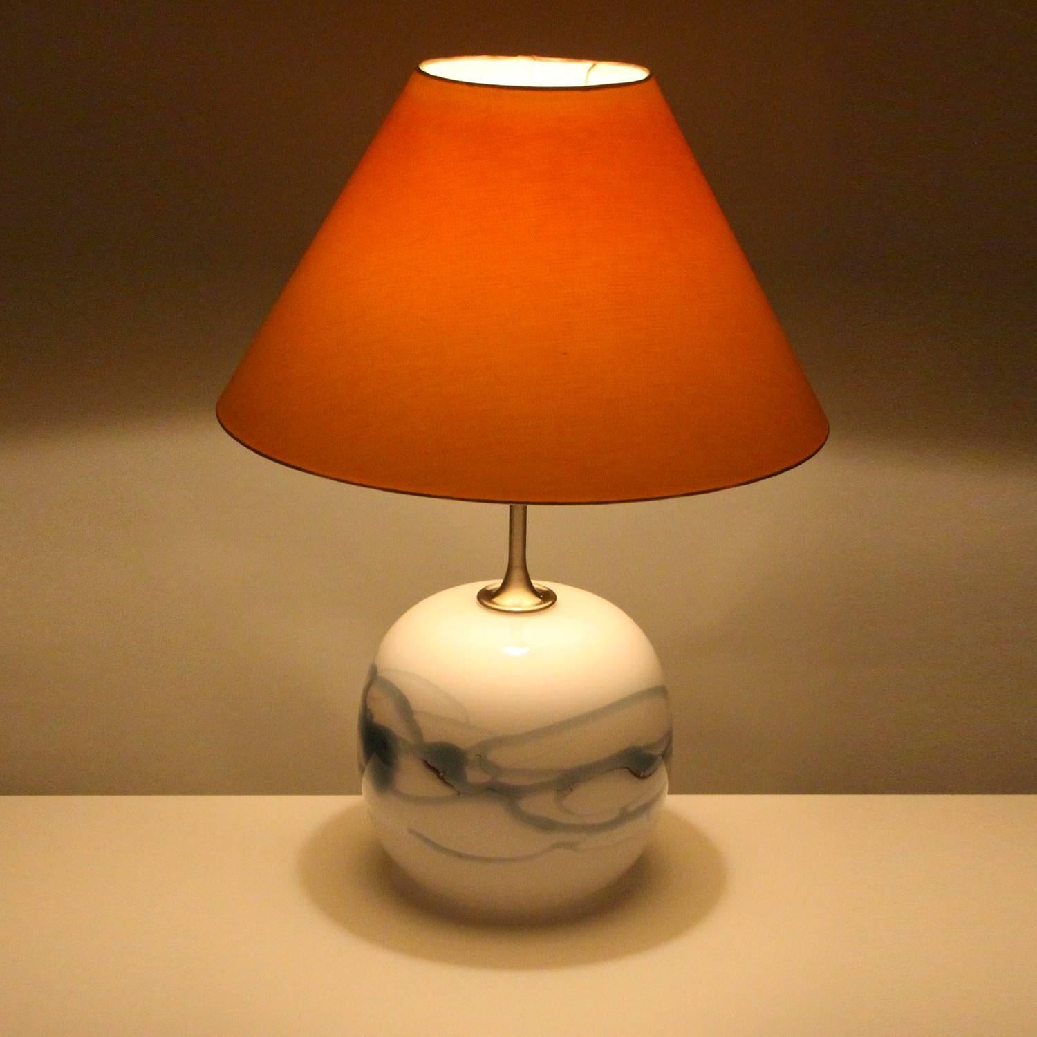 Sakura, Large Blown Glass Table Lamp by Michael Bang, Holmegaard, 1980 In Excellent Condition For Sale In Frederiksberg, DK