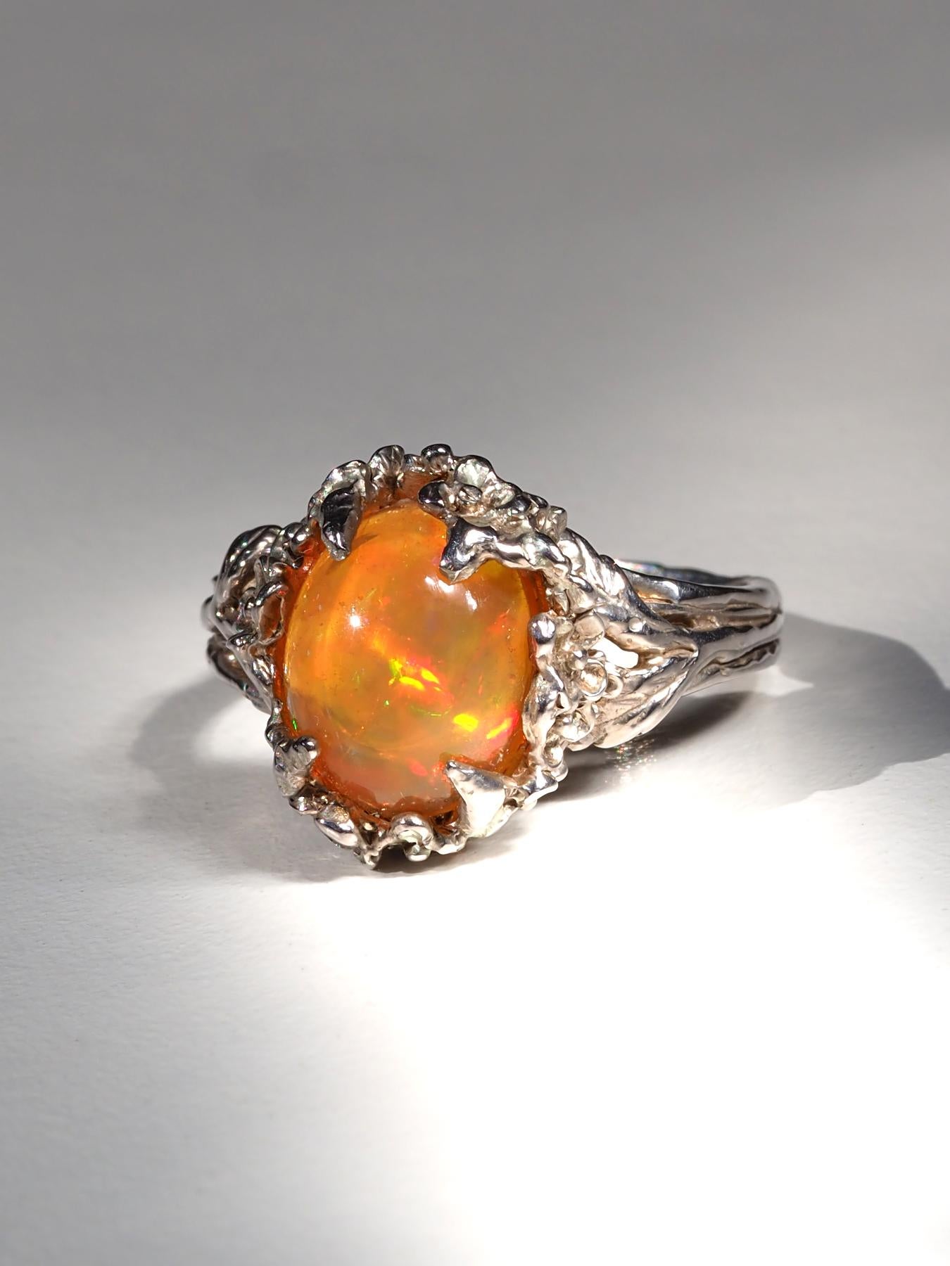 Sakura Opal Ring Silber Natürlicher Äthiopischer Opal One of a Kind Ring im Vintage-Stil (Ovalschliff) im Angebot