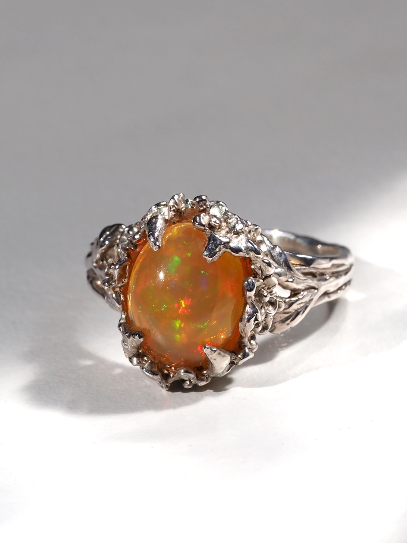 Sakura Opal Ring Silber Natürlicher Äthiopischer Opal One of a Kind Ring im Vintage-Stil im Zustand „Neu“ im Angebot in Berlin, DE