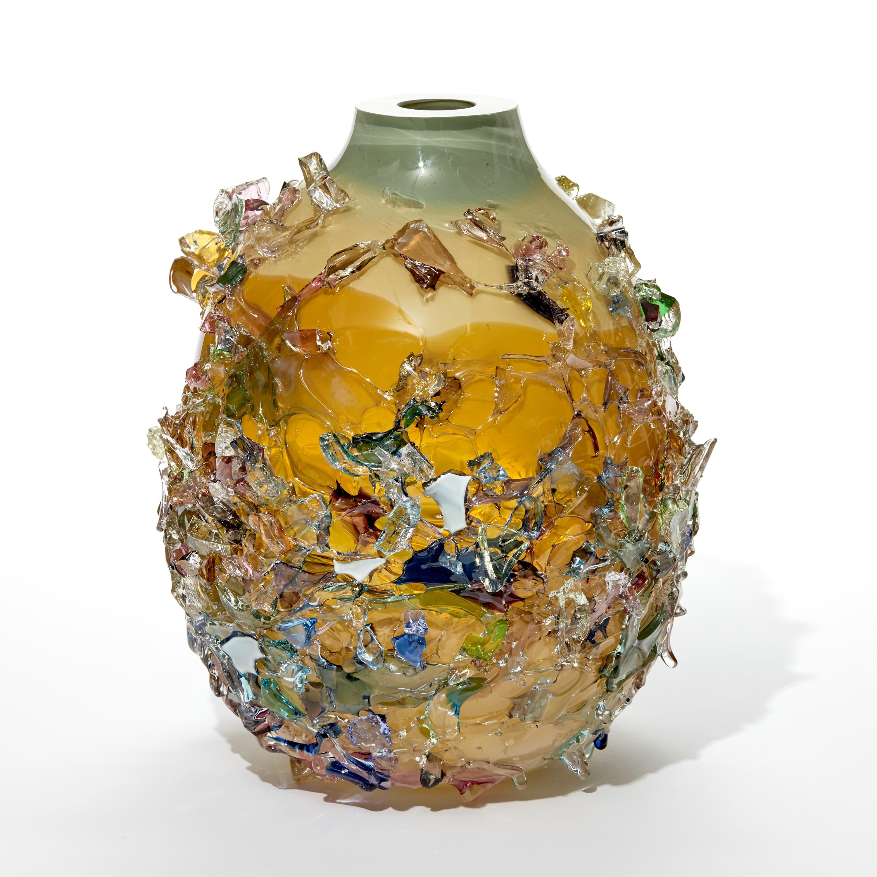 Olandese Sakura TFO24017, vaso scultoreo in vetro Sage, ambra e oro di Maarten Vrolijk in vendita