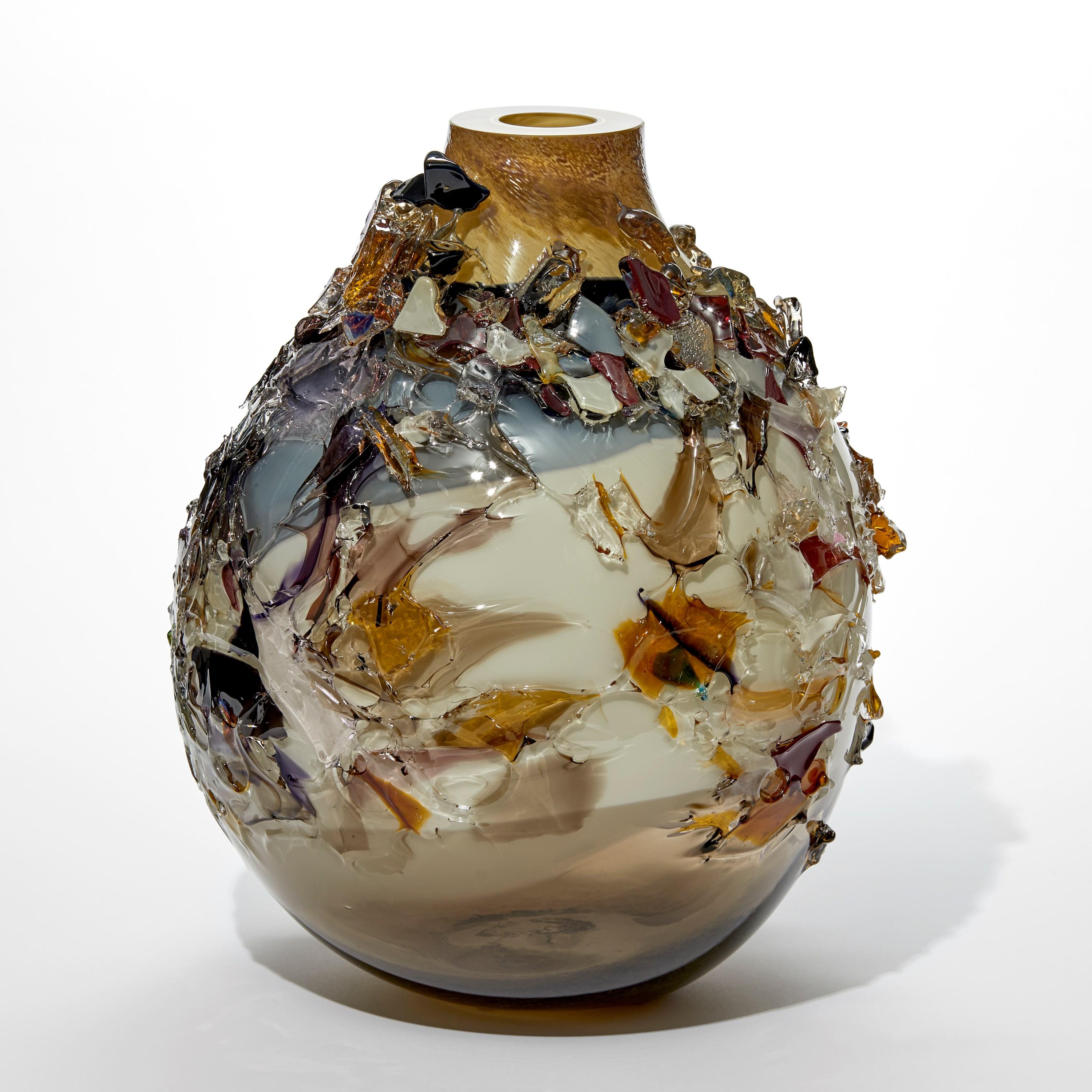 Organique Vase sculptural Sakura TFO24018 en verre gris, menthe et ambre de Maarten Vrolijk en vente