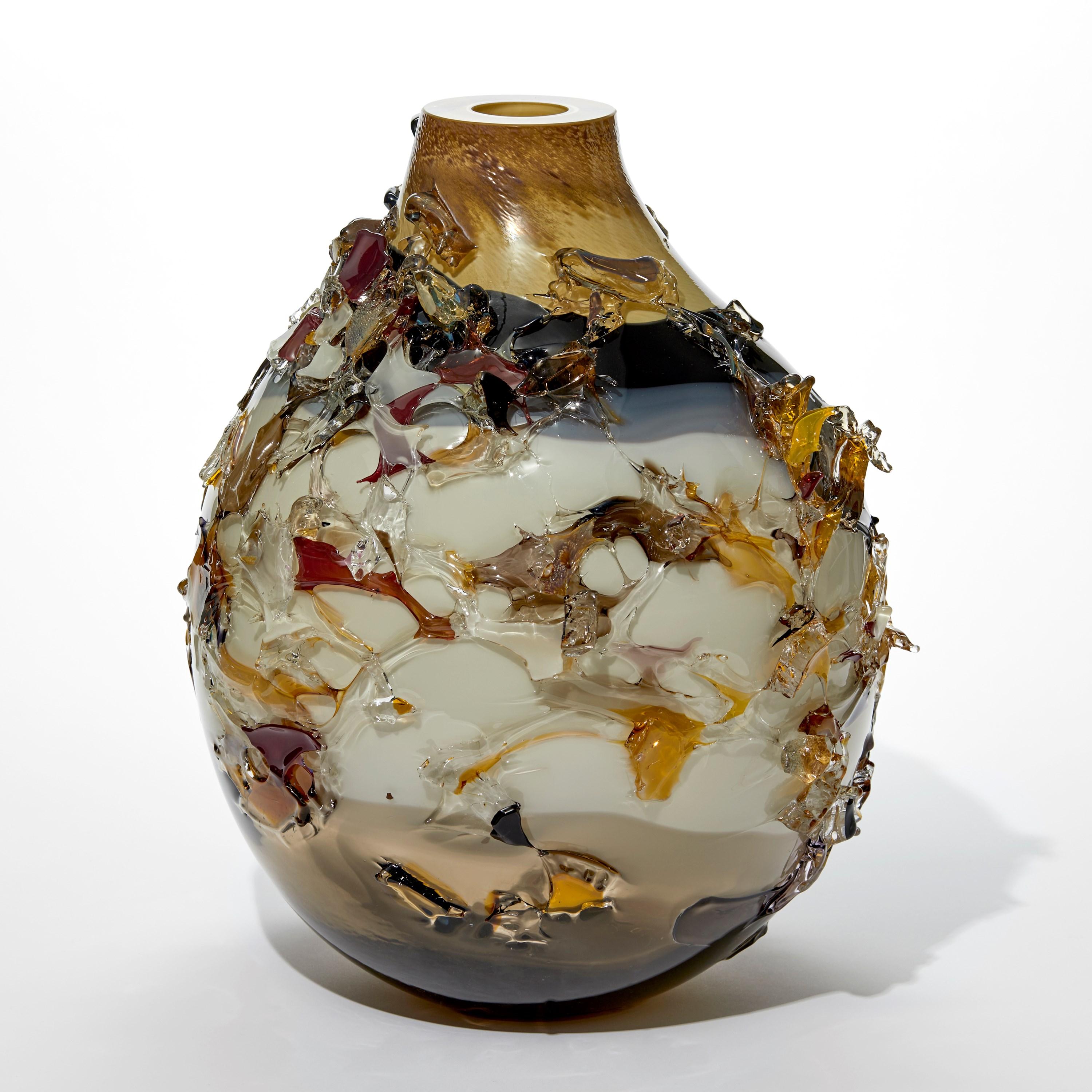 Fait main Vase sculptural Sakura TFO24018 en verre gris, menthe et ambre de Maarten Vrolijk en vente