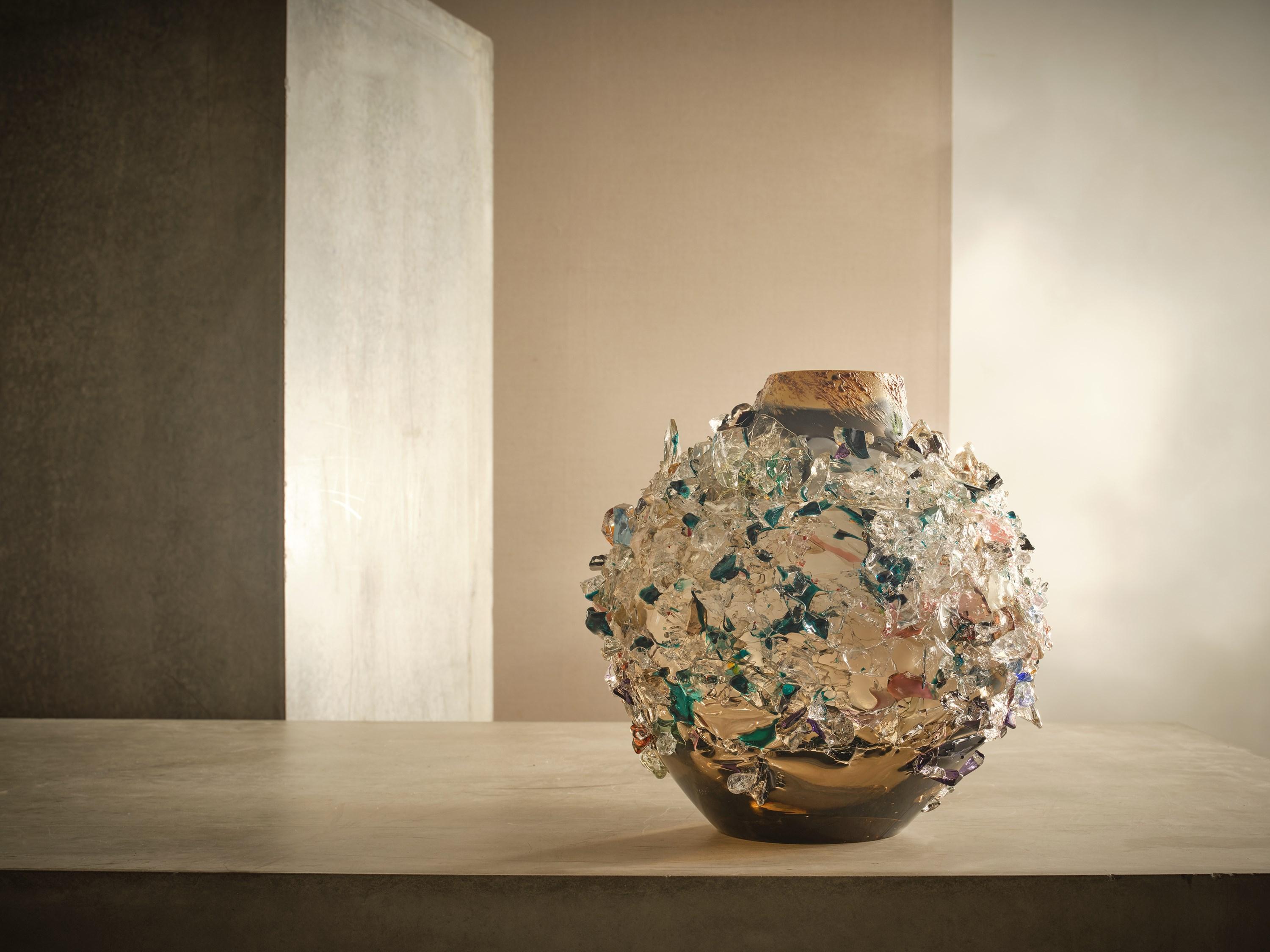 XXI secolo e contemporaneo Sakura TFO24024, a grey, cream & brown glass sculptural vase by Maarten Vrolijk in vendita
