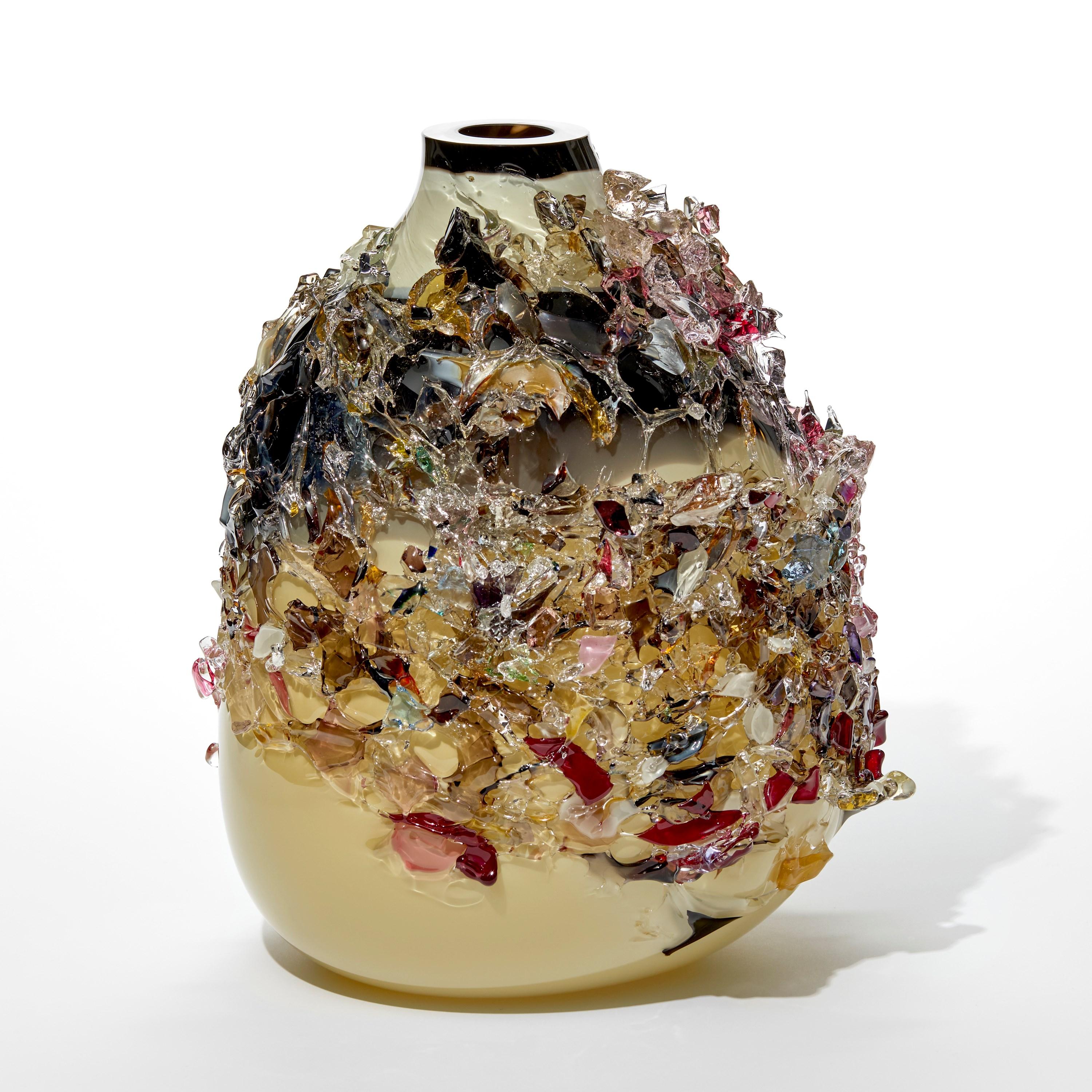 Organico moderno Sakura TFO24025, un vaso scultura in vetro nero, crema e rosa di Maarten Vrolijk in vendita