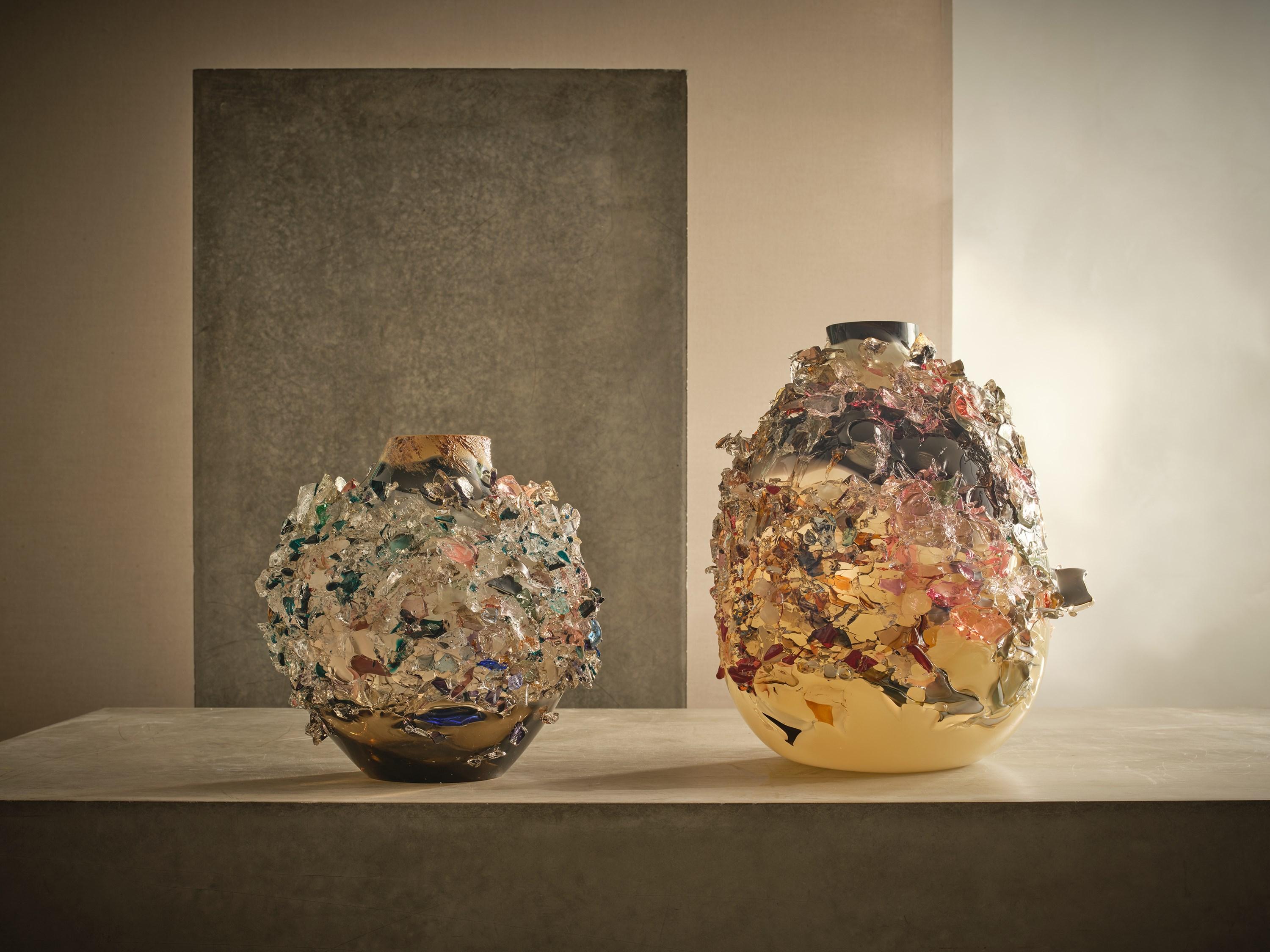 XXI secolo e contemporaneo Sakura TFO24025, un vaso scultura in vetro nero, crema e rosa di Maarten Vrolijk in vendita