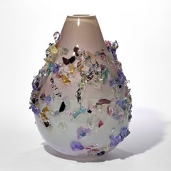 Sakura TRP23002, eine mundgeblasene Vase in Rosa, zartem Weiß und Flieder von Maarten Vrolijk