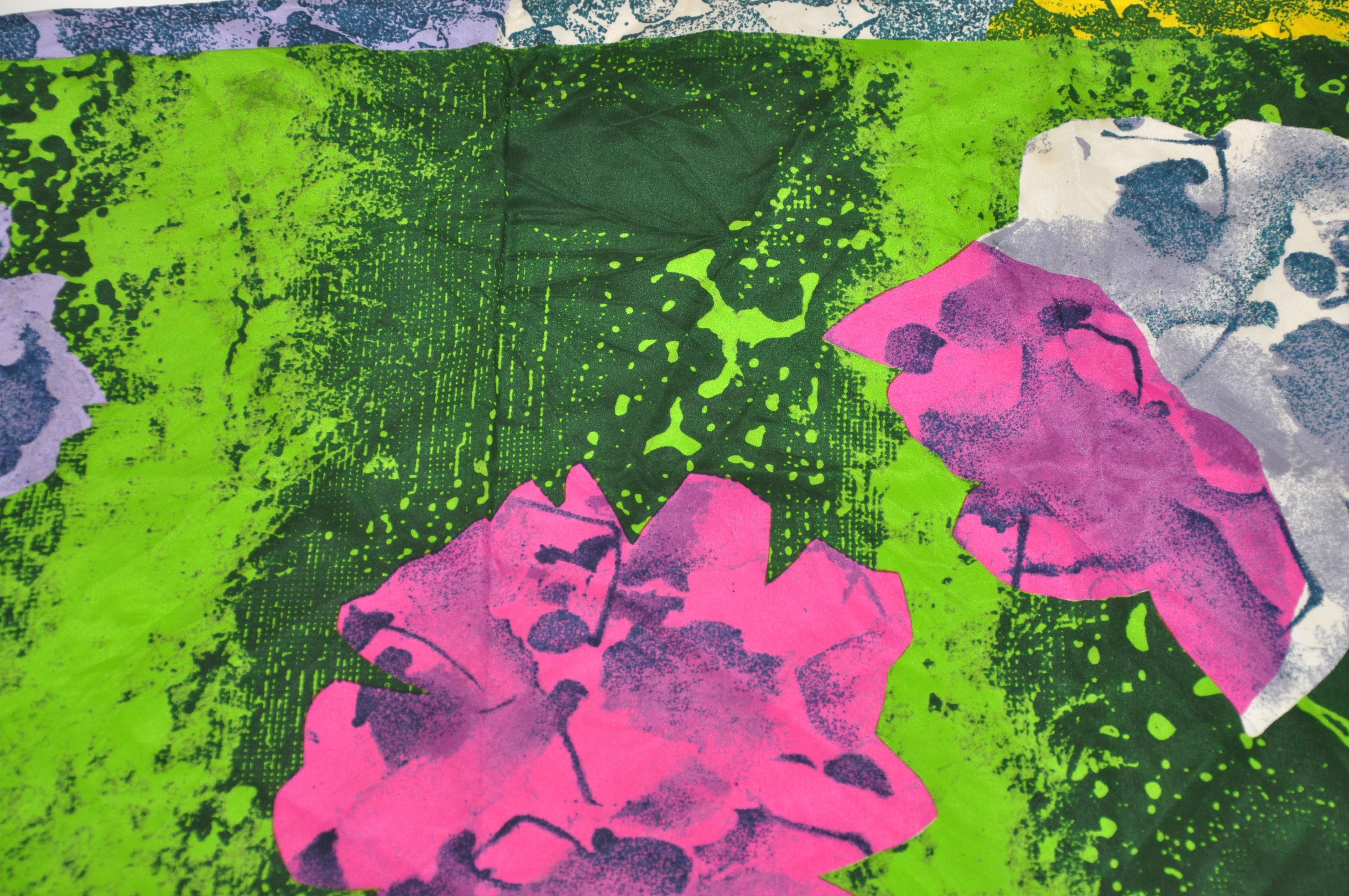 Salaarini - Écharpe en soie « Space Florals », abstraite et audacieuse, multicolore en vente 2