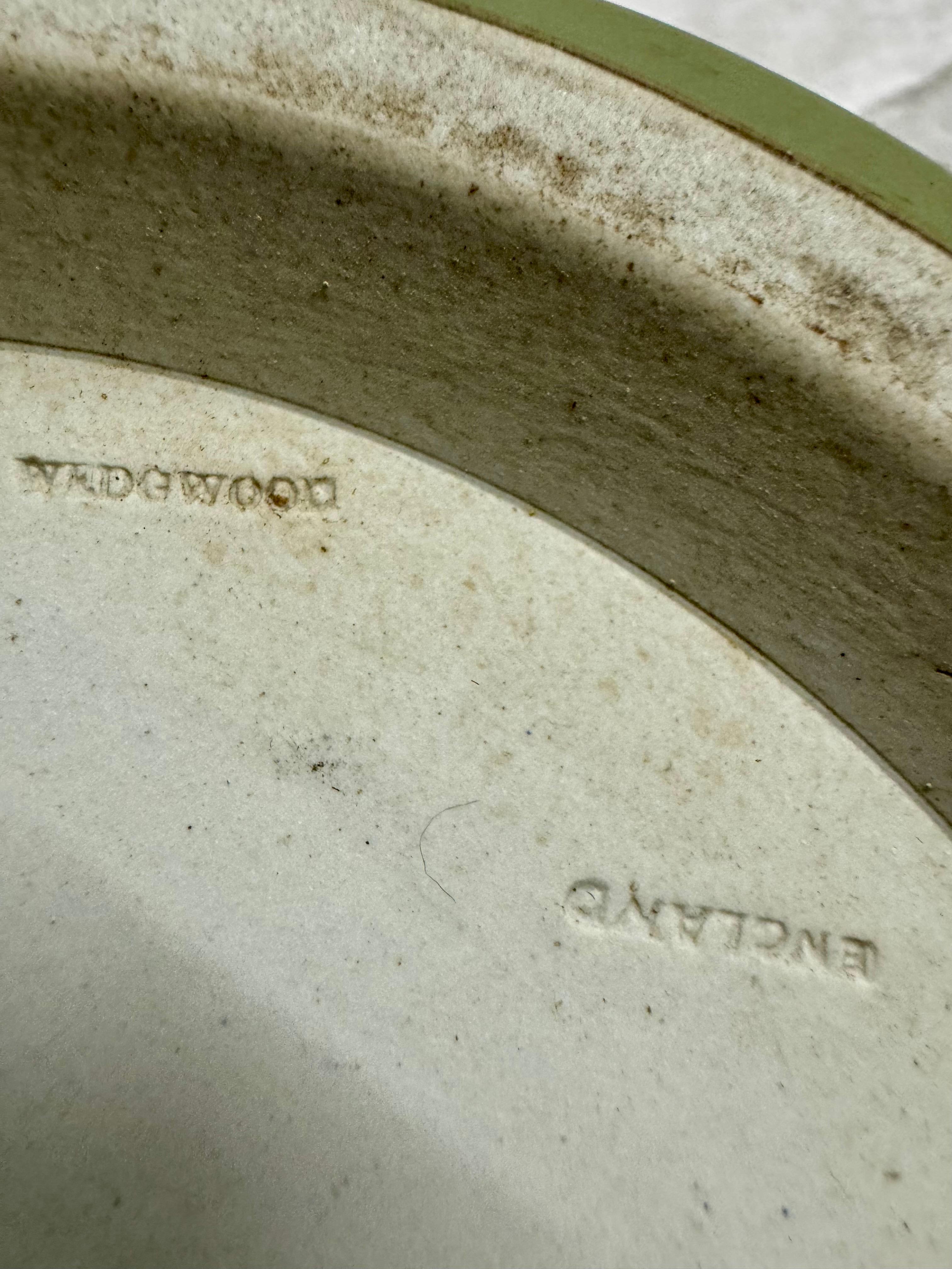Salatschale Wedgwood Kollektion aus blassgrünem Jaspis (Frühes 20. Jahrhundert) im Angebot