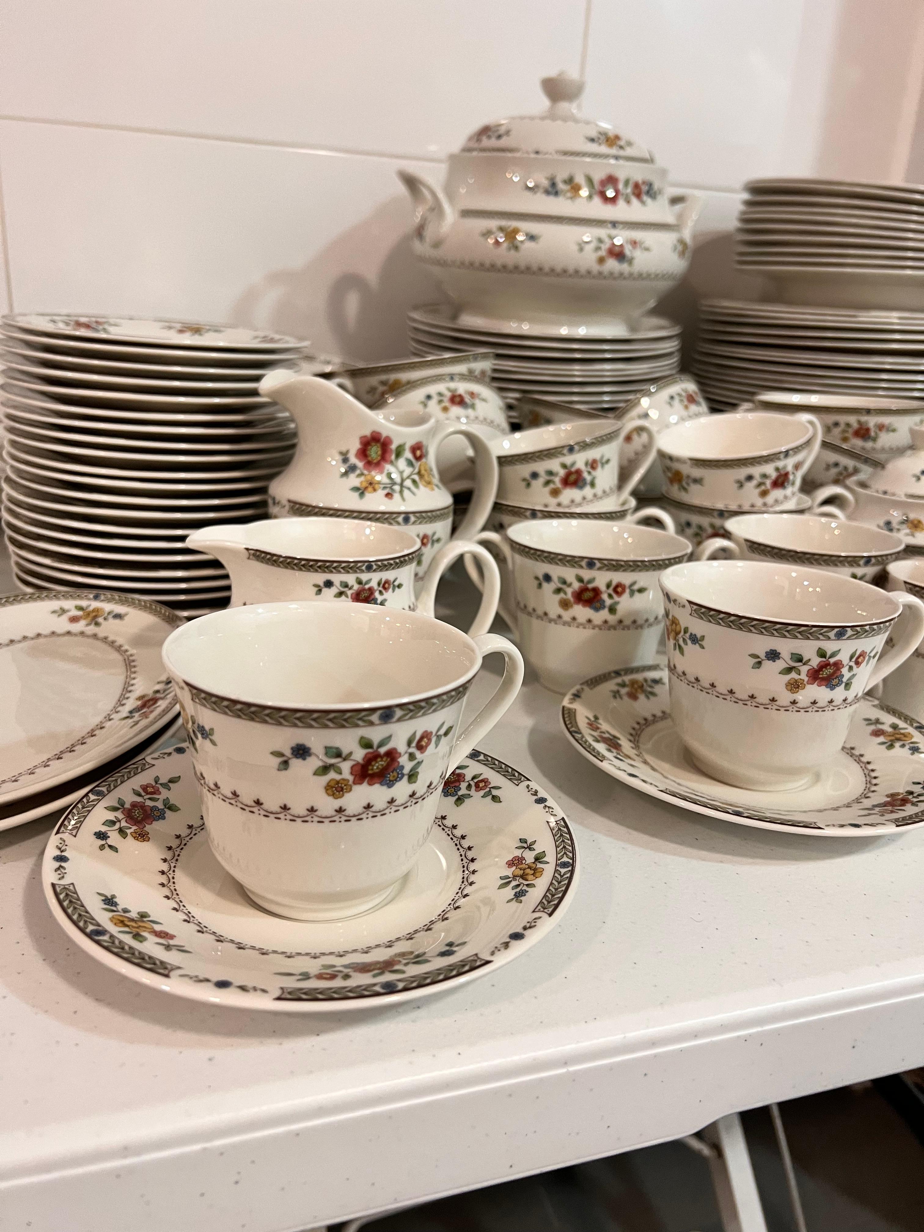 Salatteller-Replacement aus Veilchenholz von Royal Doulton im Angebot 3