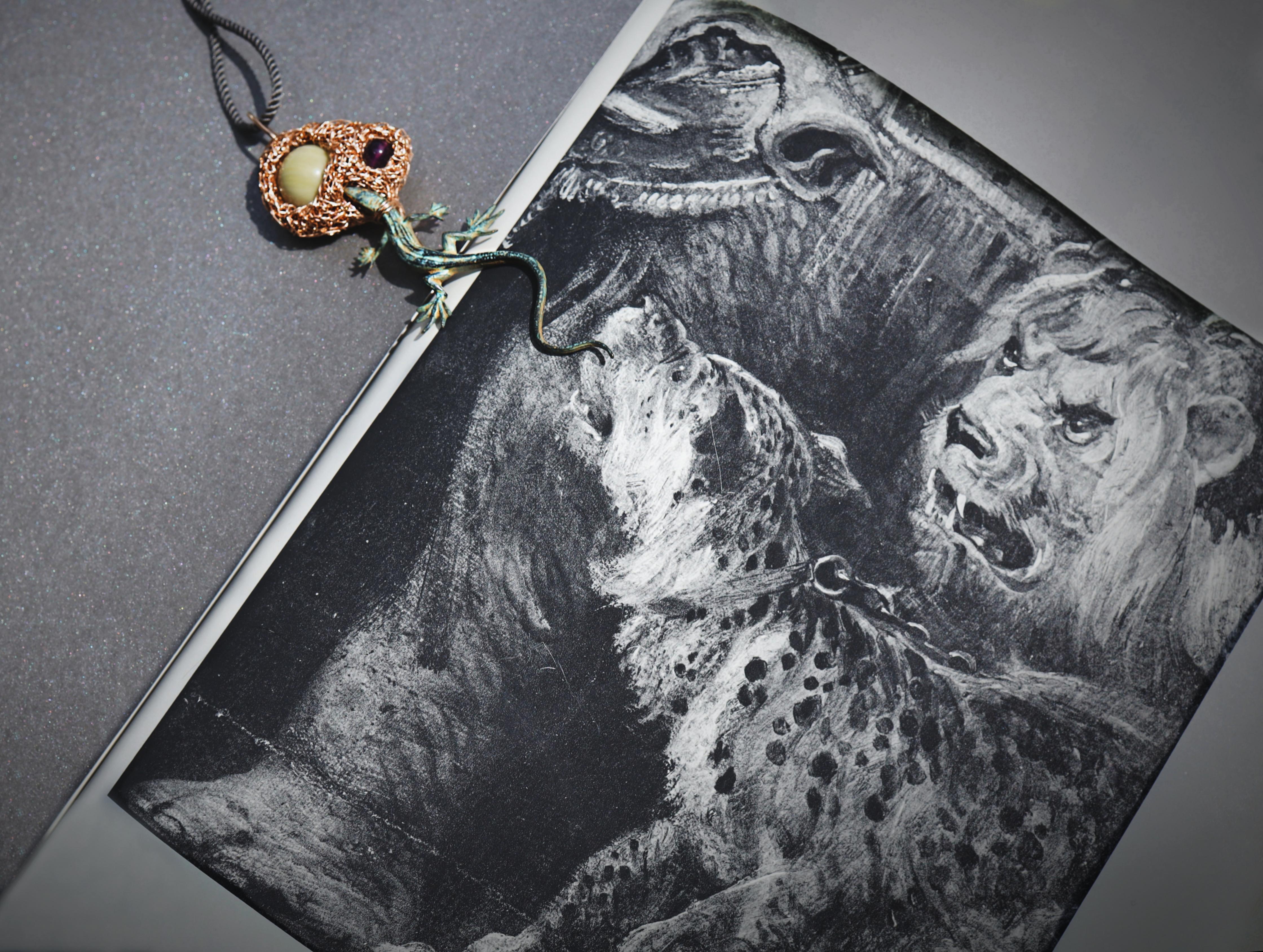 Pendentif Salamander Jewel unique en son genre pierre semi-précieuse en or rose Unisexe en vente