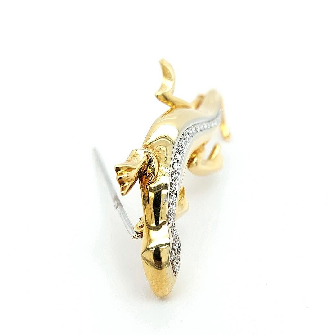 18kt Yellow and White Gold Salamander/Lizzard  Brooch Set with Diamonds For Sale 2