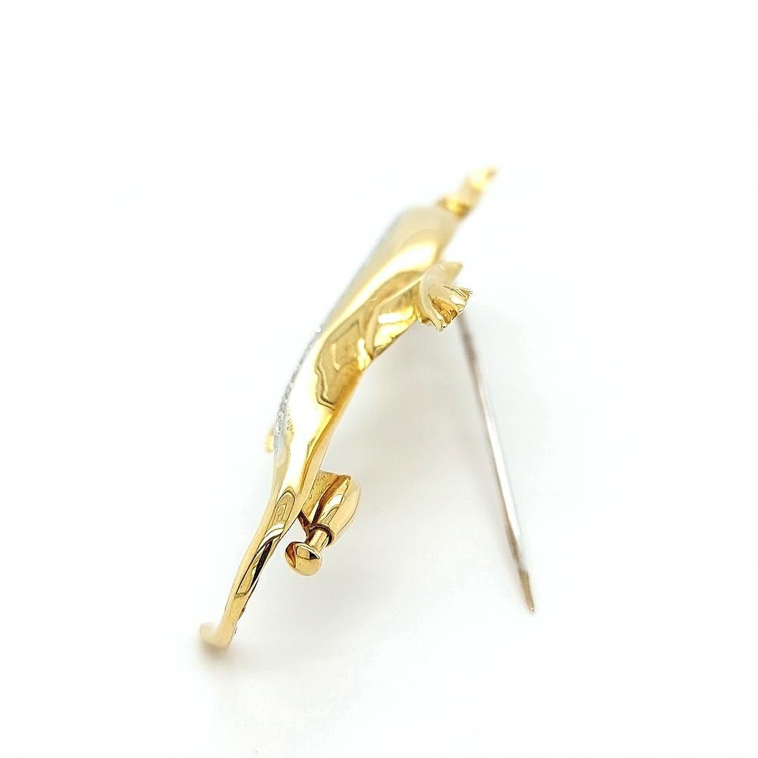 18kt Yellow and White Gold Salamander/Lizzard  Brooch Set with Diamonds For Sale 3