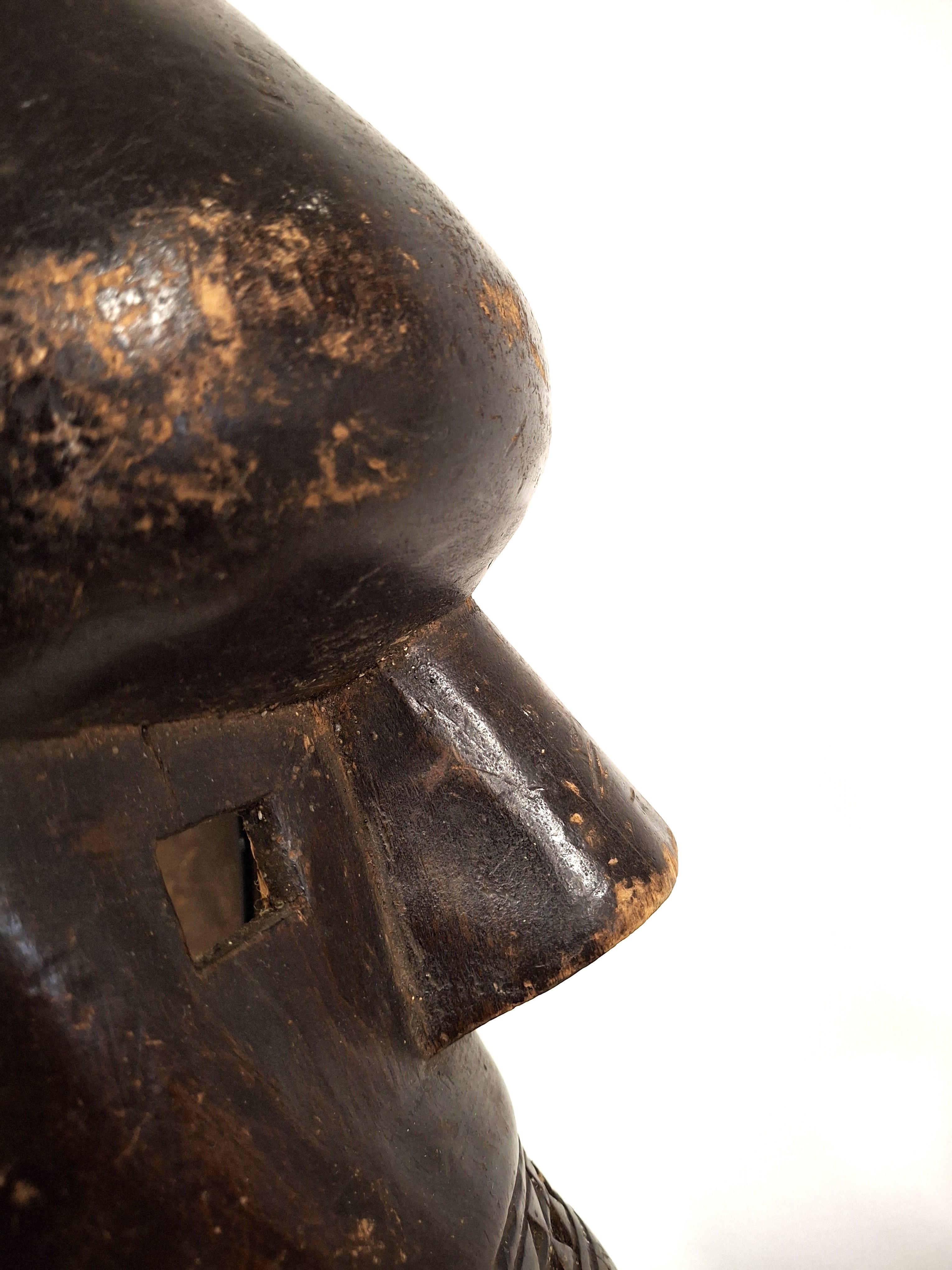 Máscara Salampasu - RD Congo - Mediados Siglo XX - Arte Tribal Africano en venta 3
