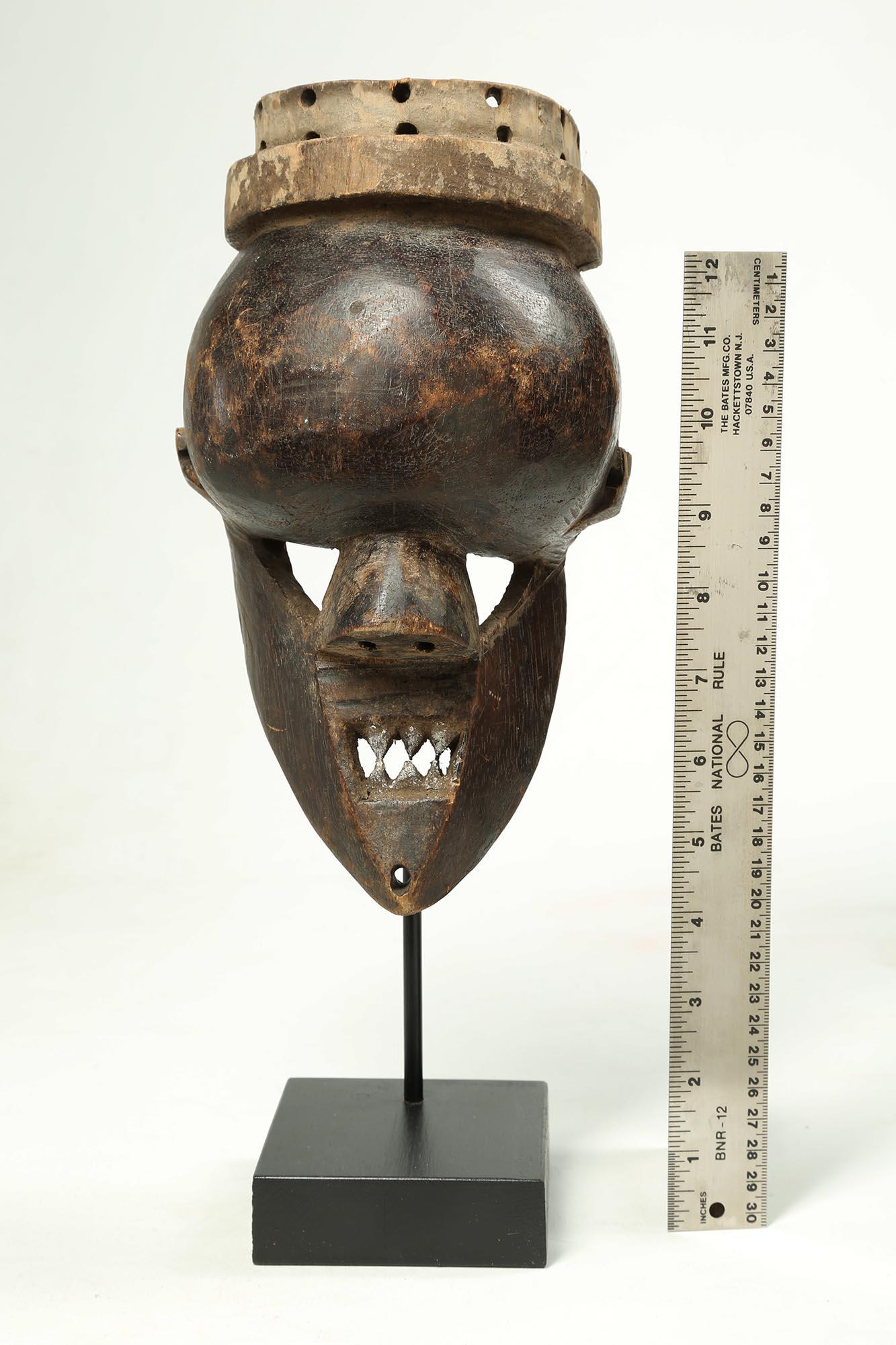 Salampasu Warrior Mask, Congo, Africa, Early 20th Century In Good Condition For Sale In Santa Fe, NM