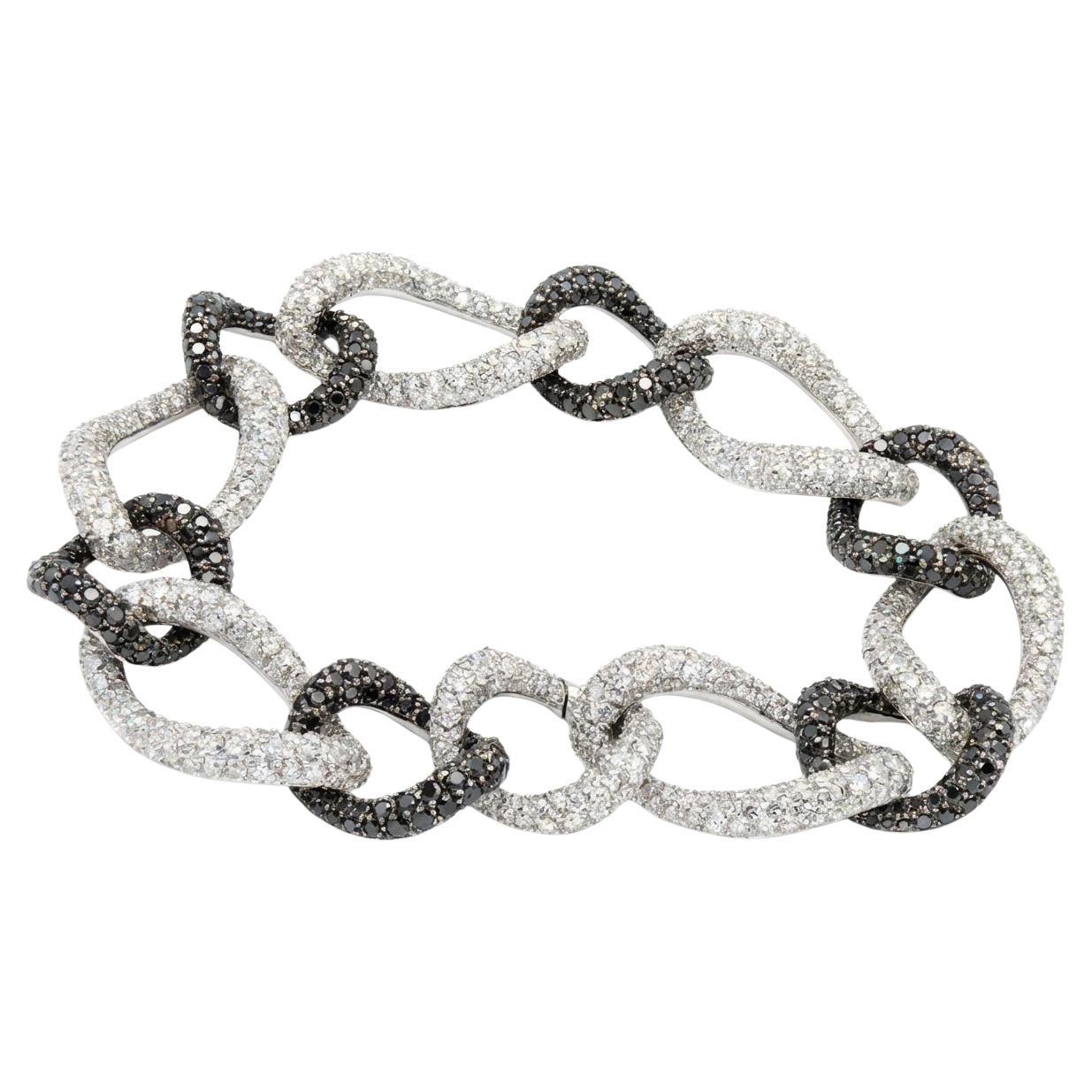 Salavetti Black and White Diamond Link Bracelet 18K White Gold 9 Carats For Sale