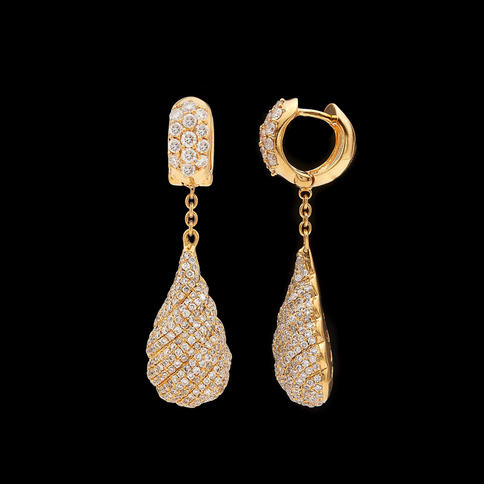 Salavetti Diamond and 18 Karat Gold Earrings In Excellent Condition In San Francisco, CA