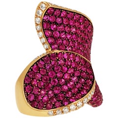 Salavetti Pink Sapphire Diamond Gold Ring