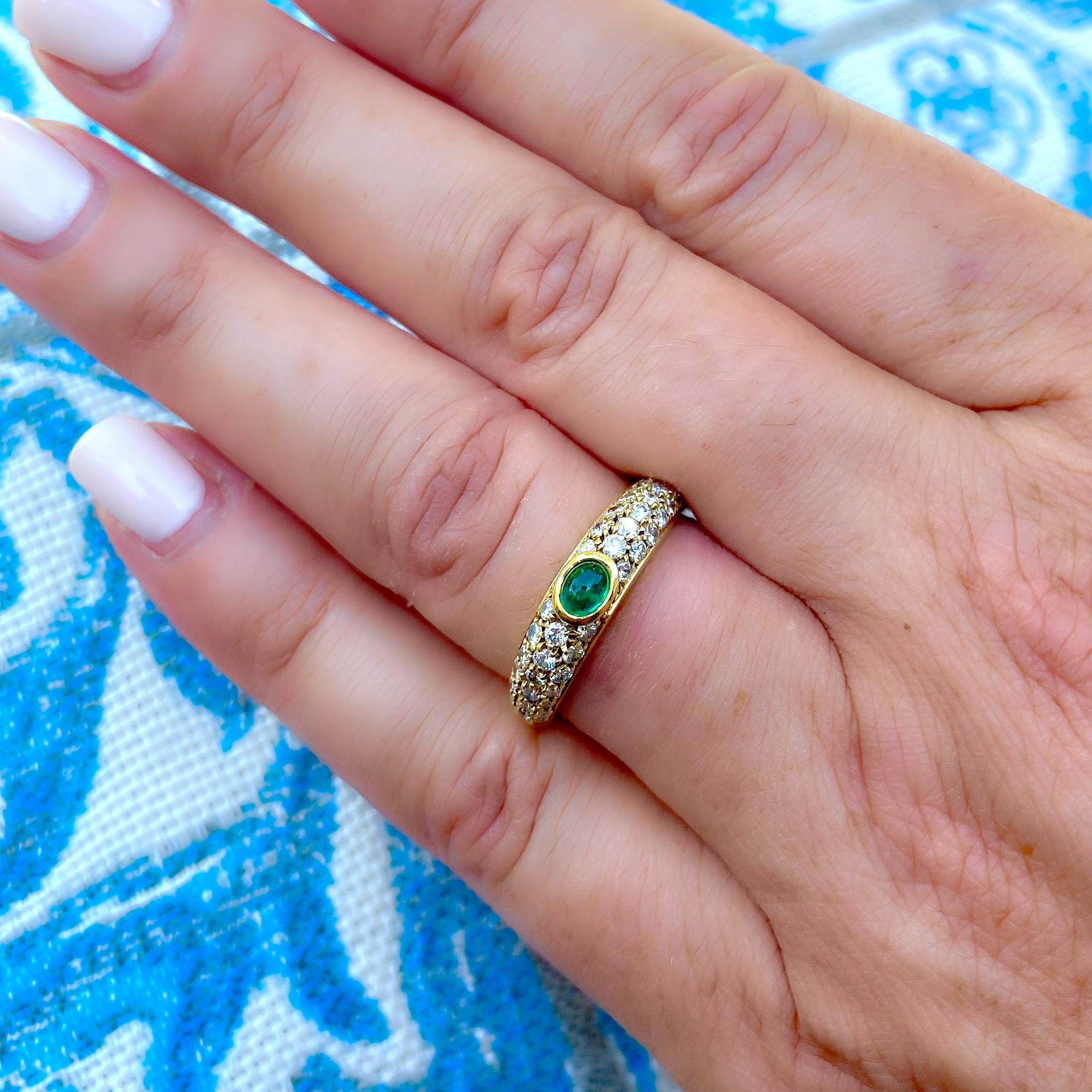 Cabochon Salavetti Emerald & 18k Gold Ring