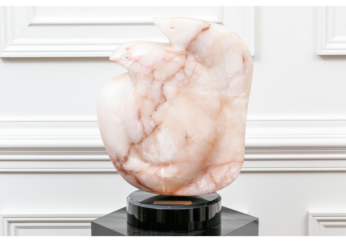 Saleh Mouallem (US, 1921-2014) Rosa Alabaster-Abstrakte Skulptur, „Love Birds“ (Moderne der Mitte des Jahrhunderts) im Angebot
