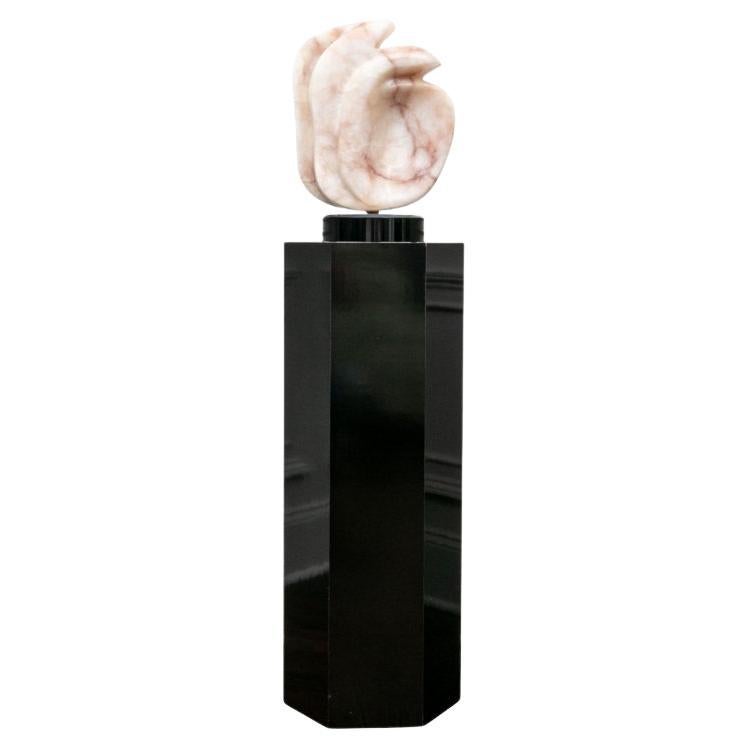 Saleh Mouallem (US, 1921-2014) Rosa Alabaster-Abstrakte Skulptur, „Love Birds“ im Angebot
