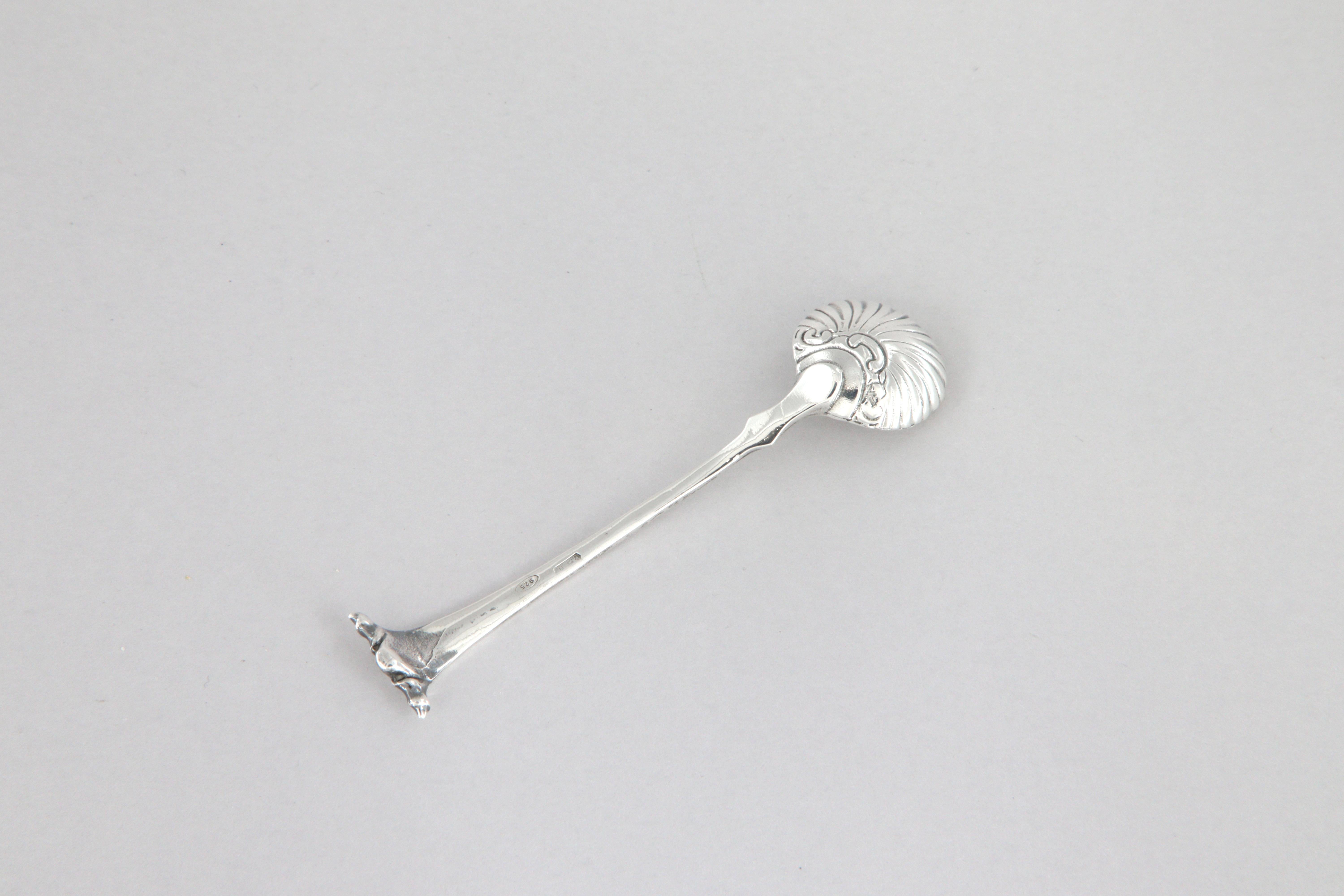 925 sterling silver and blue crystal table salt shaker with spoon For Sale 6