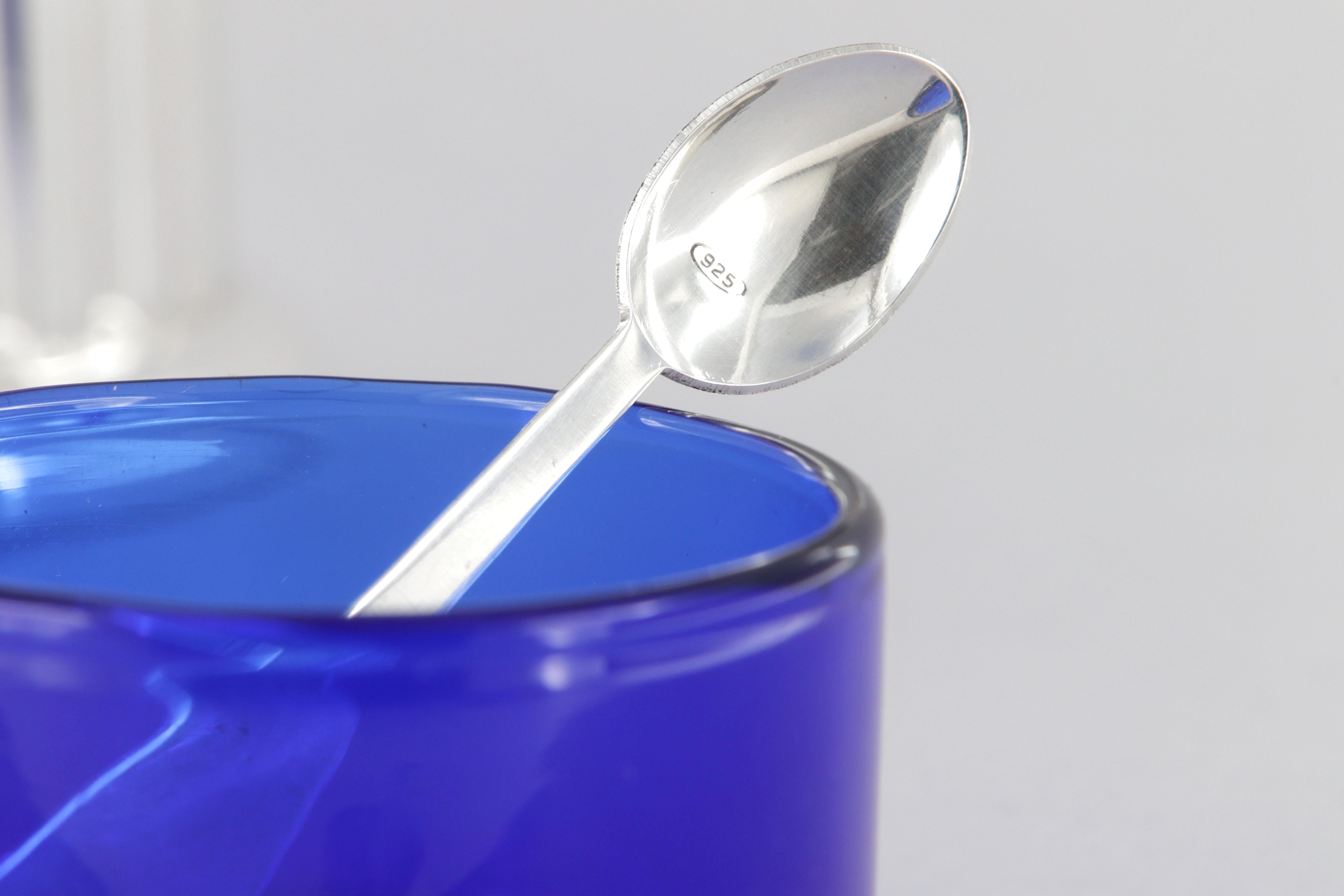 925 sterling silver and blue crystal table salt shaker with spoon For Sale 6