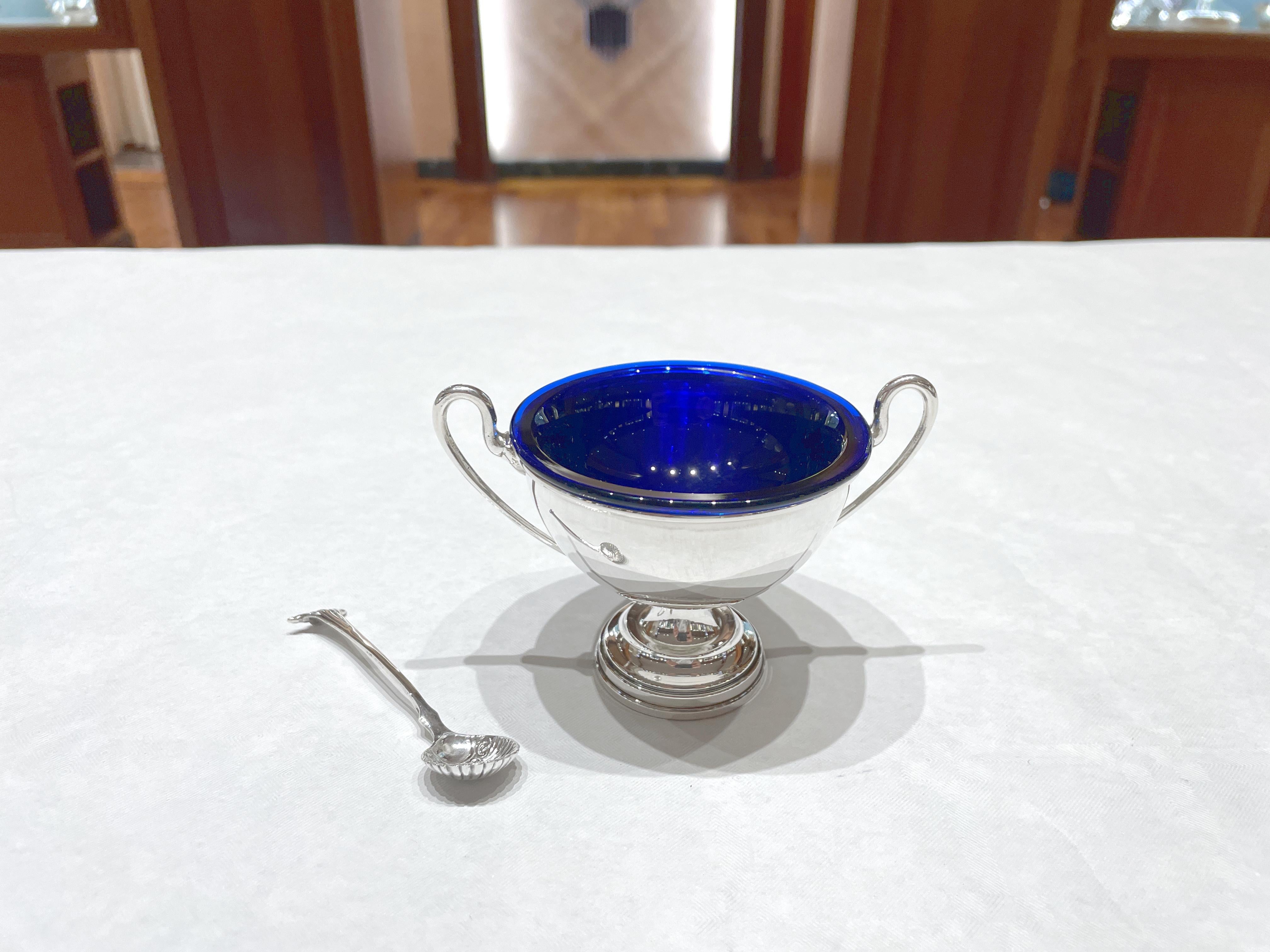 925 sterling silver and blue crystal table salt shaker with spoon For Sale 9