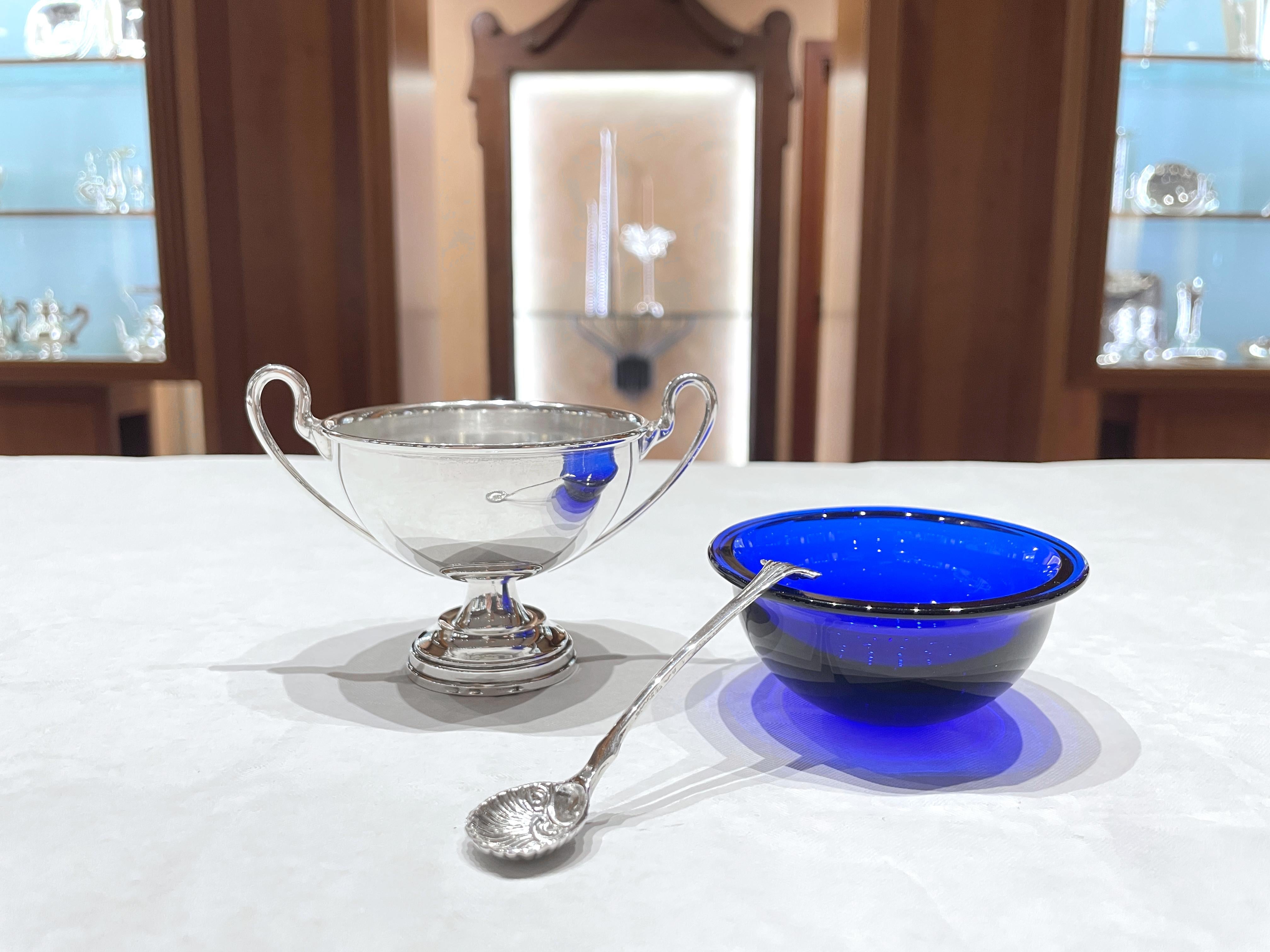 925 sterling silver and blue crystal table salt shaker with spoon For Sale 10